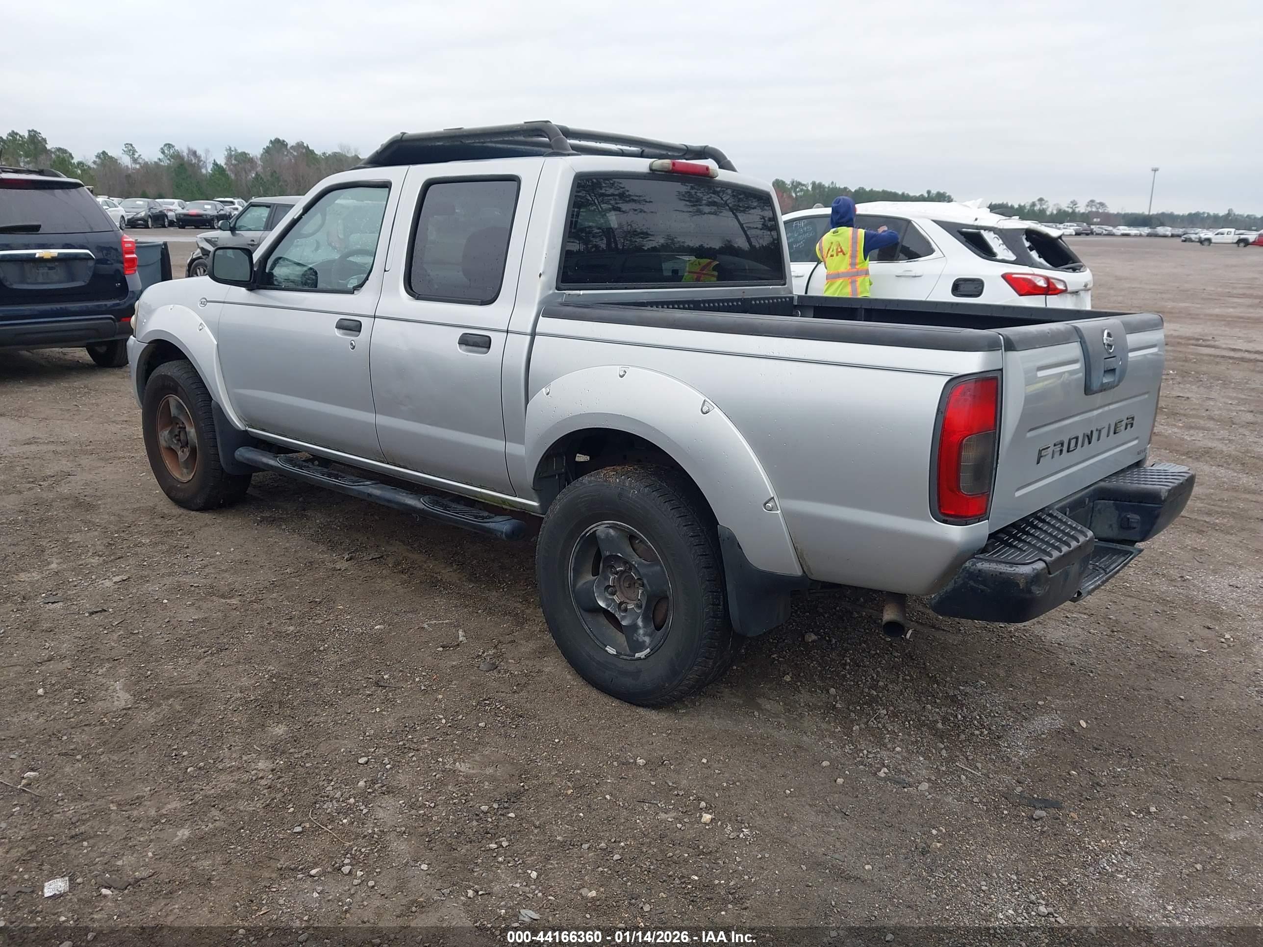 NISSAN FRONTIER image 3