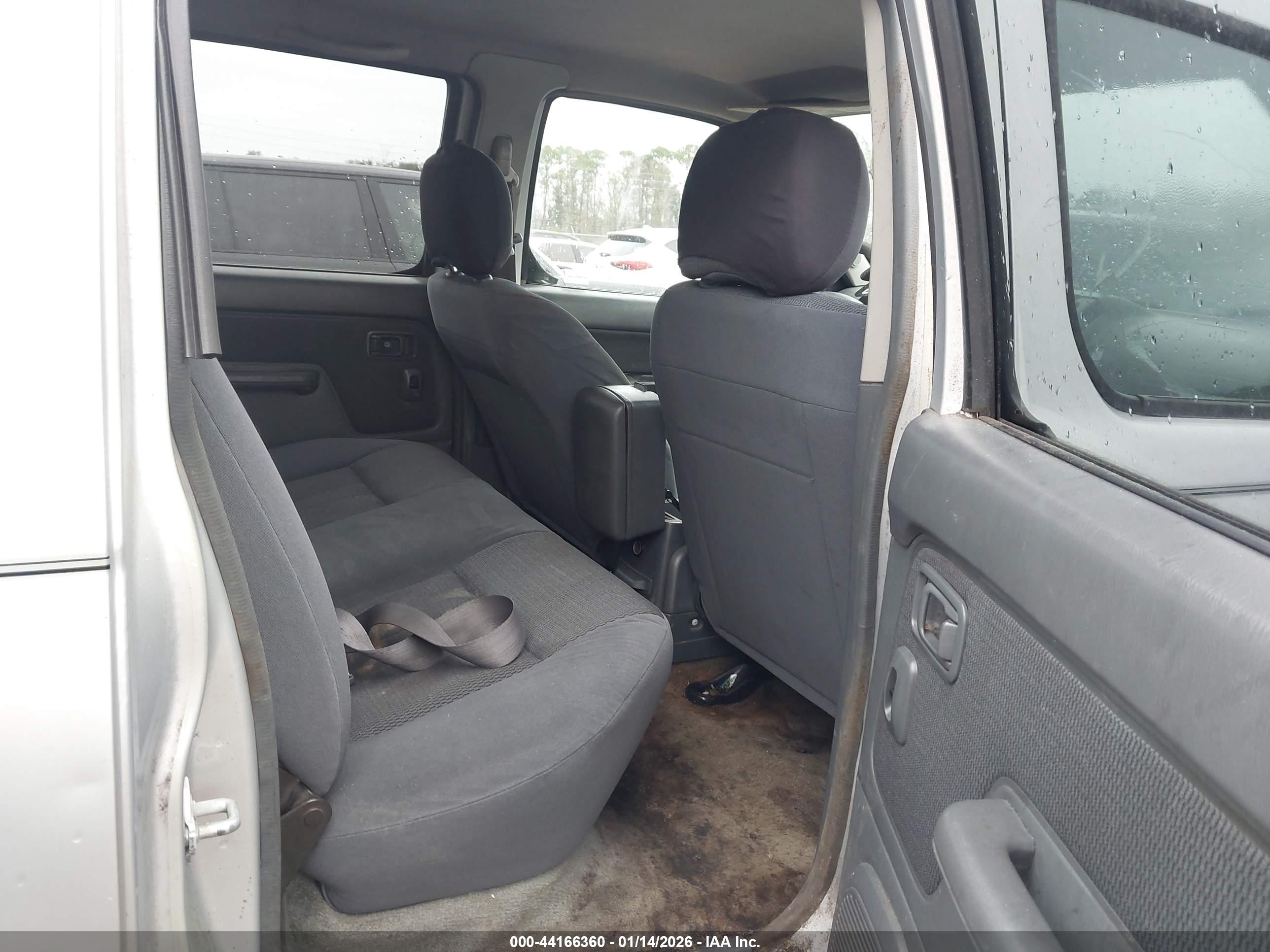 NISSAN FRONTIER image 8