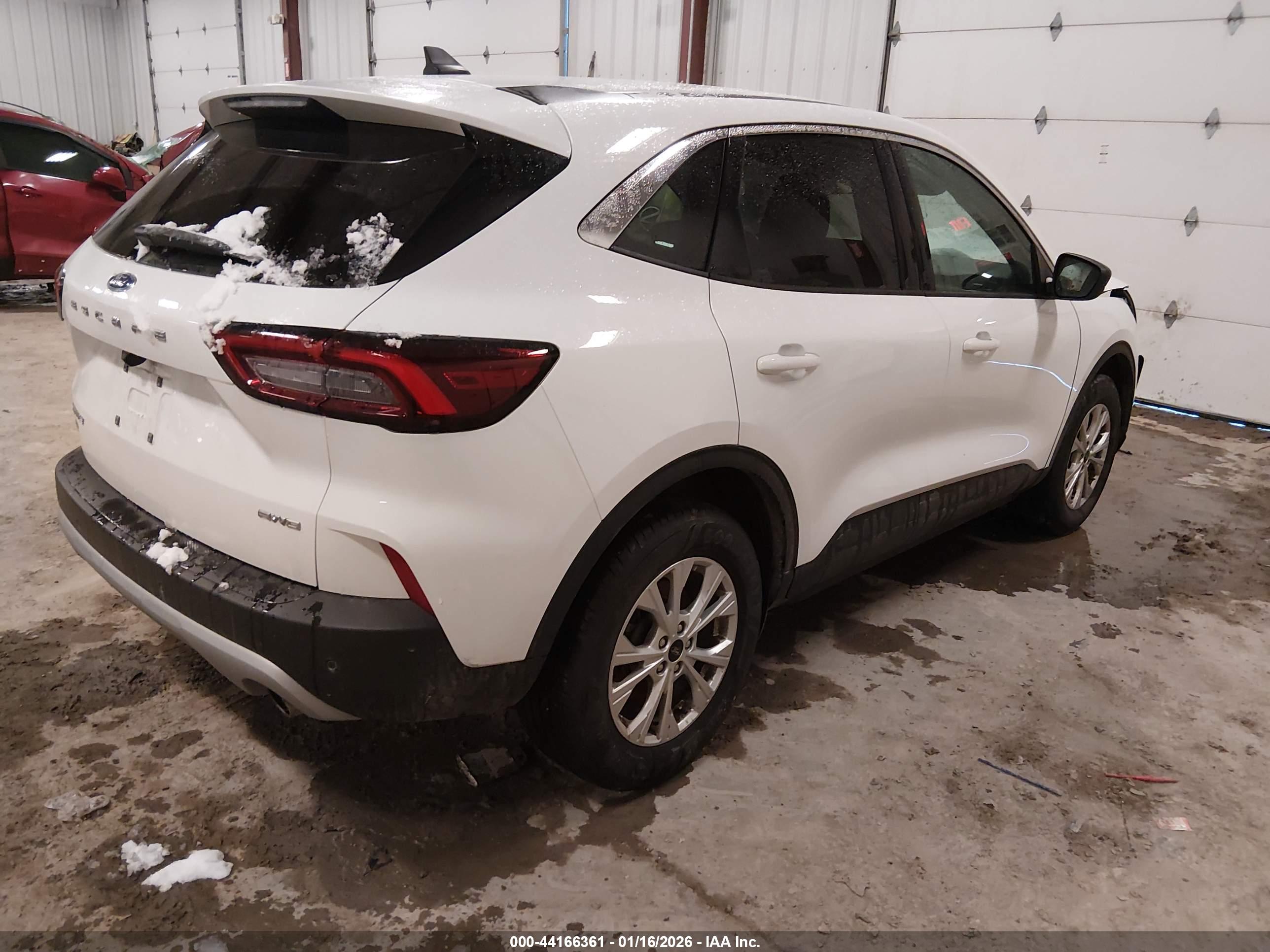 FORD ESCAPE image 4
