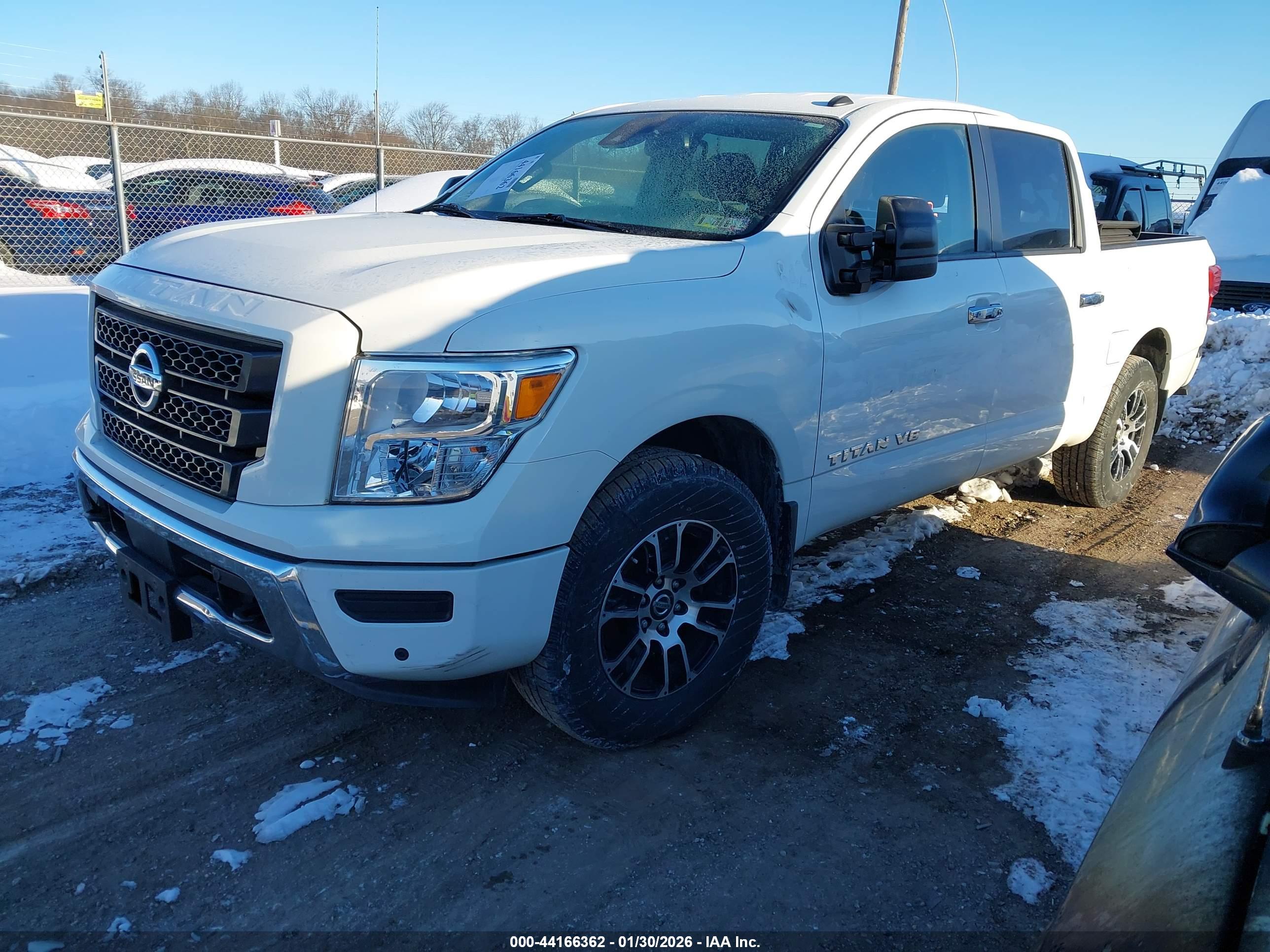 NISSAN TITAN image 2