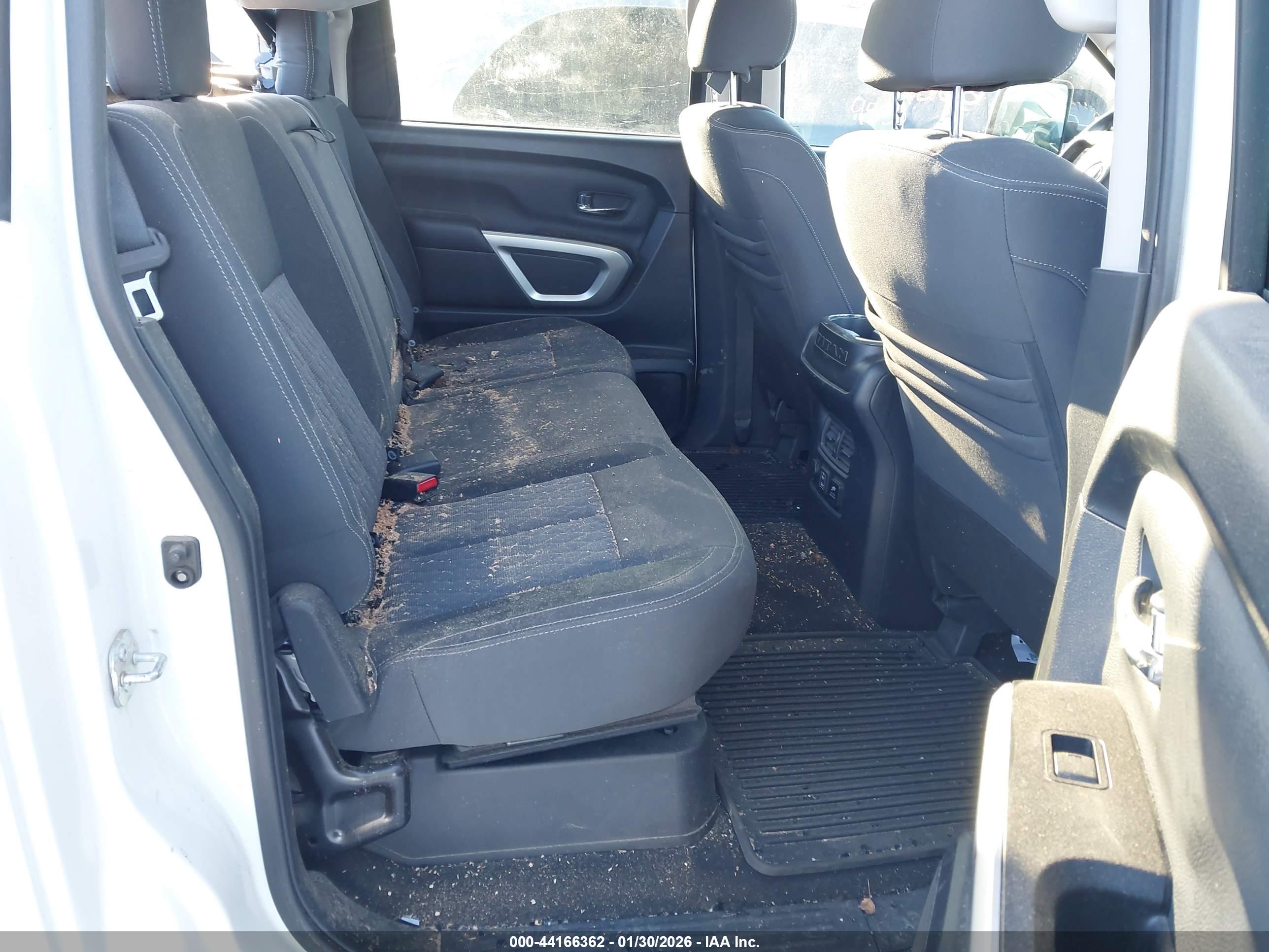 NISSAN TITAN image 8