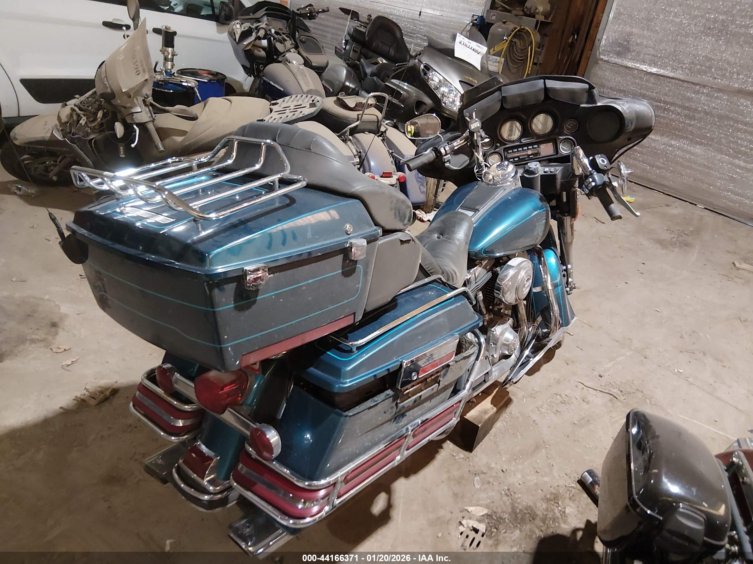 HARLEY-DAVIDSON FLHTCI image 4