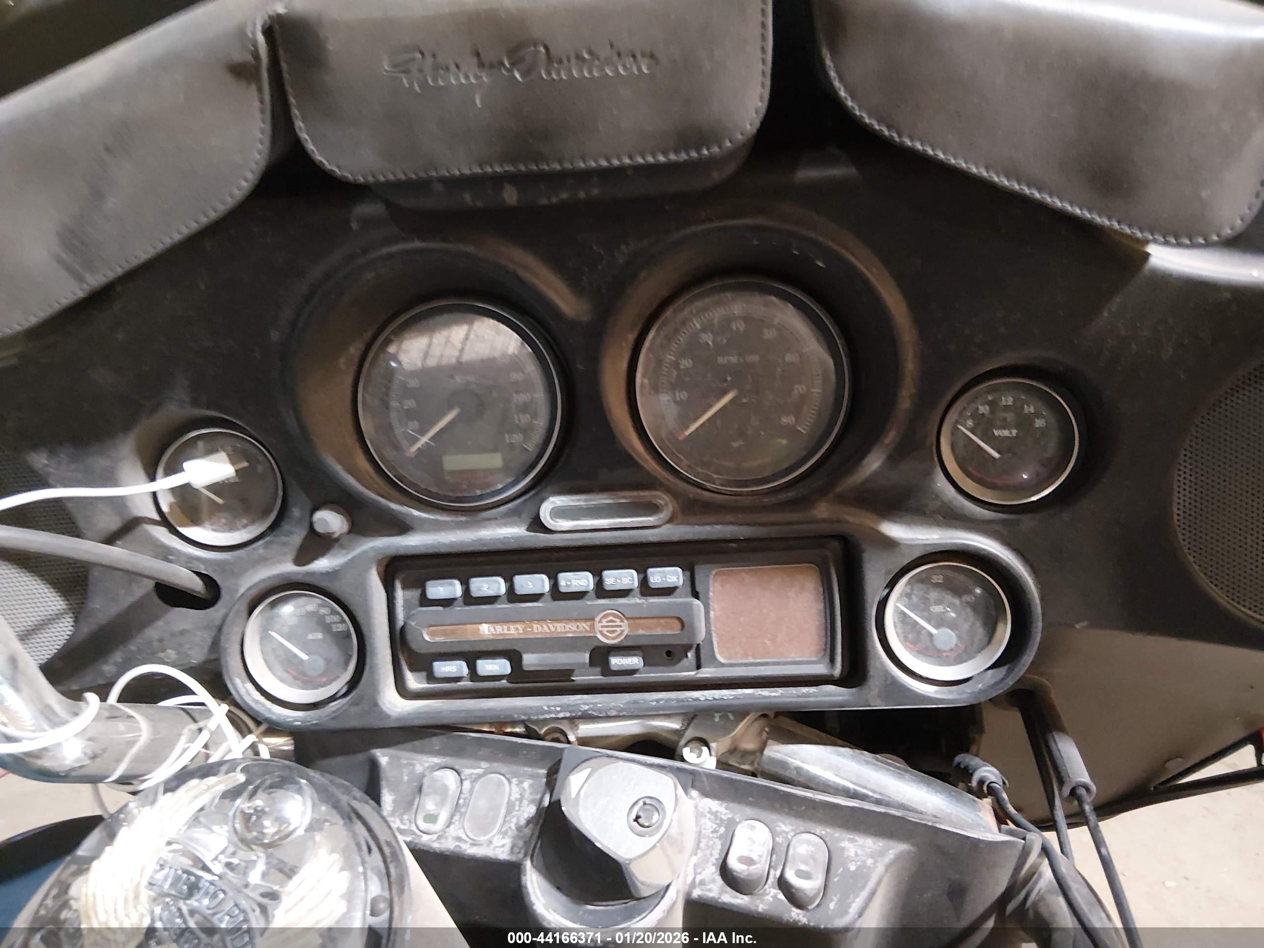HARLEY-DAVIDSON FLHTCI image 7