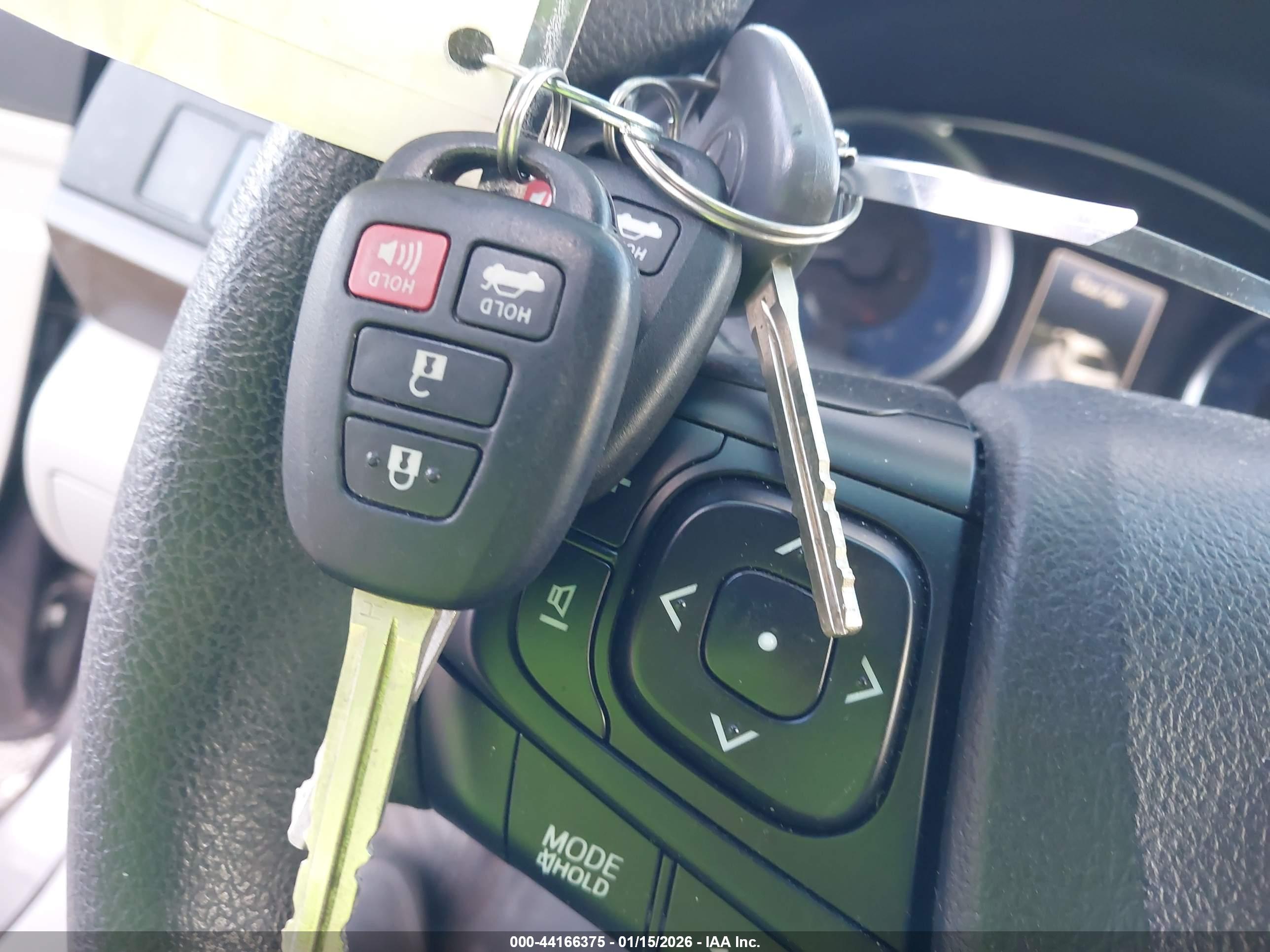 TOYOTA CAMRY image 11