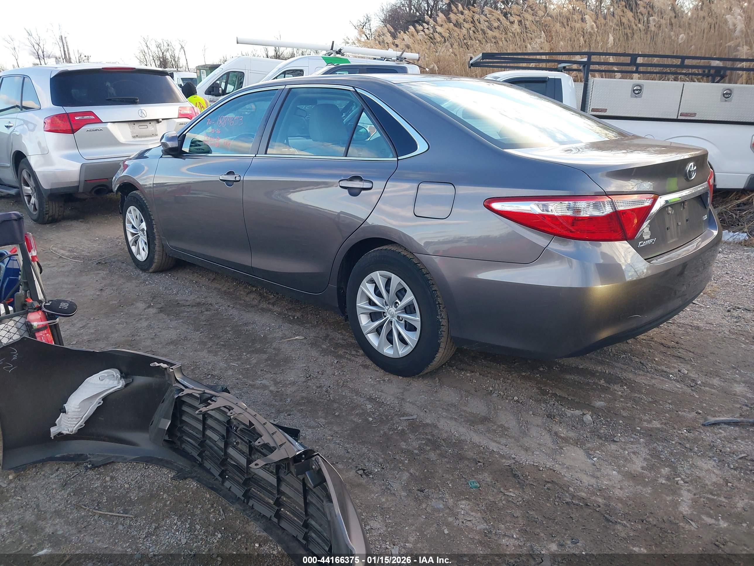 TOYOTA CAMRY image 3