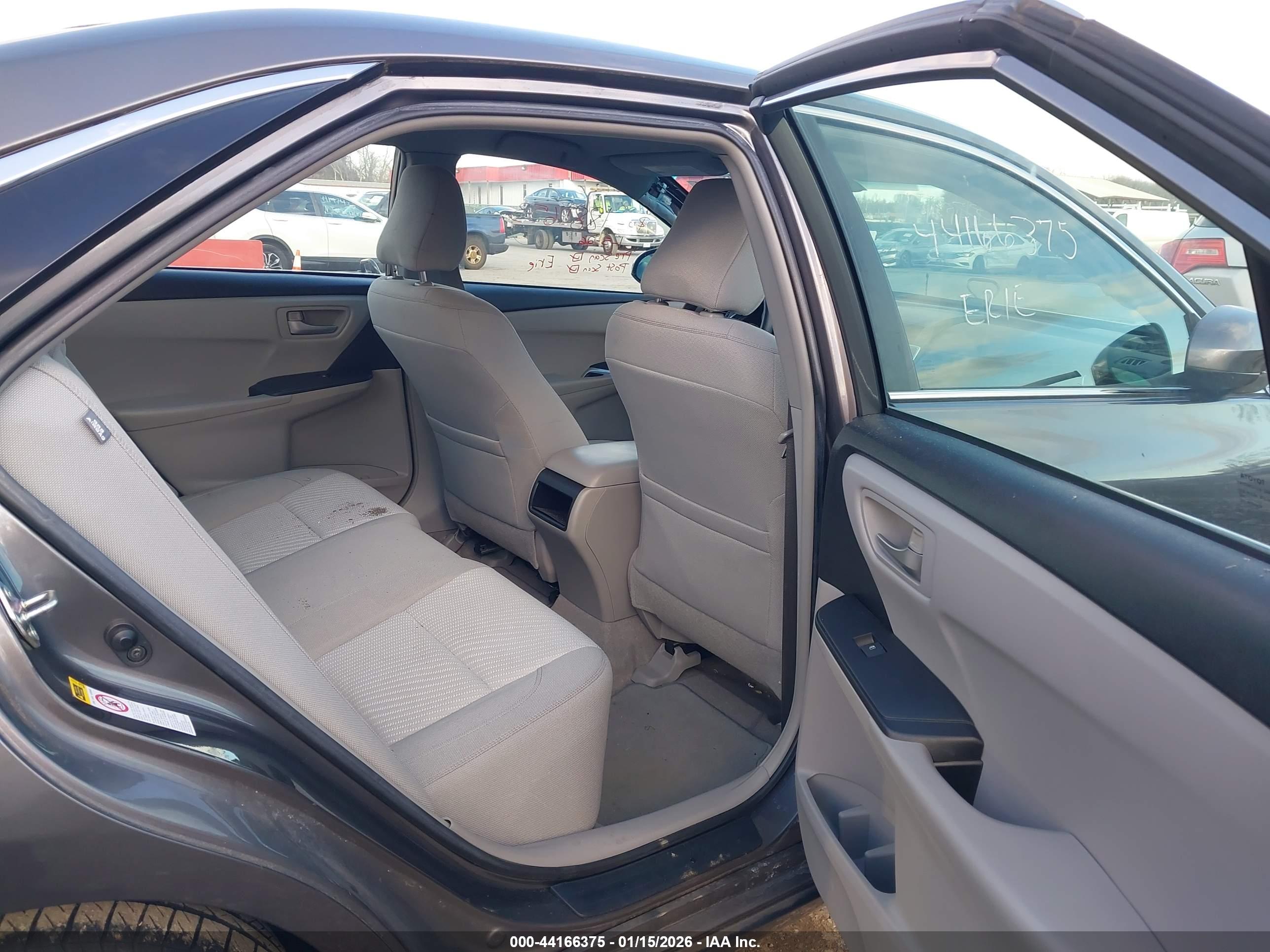 TOYOTA CAMRY image 8