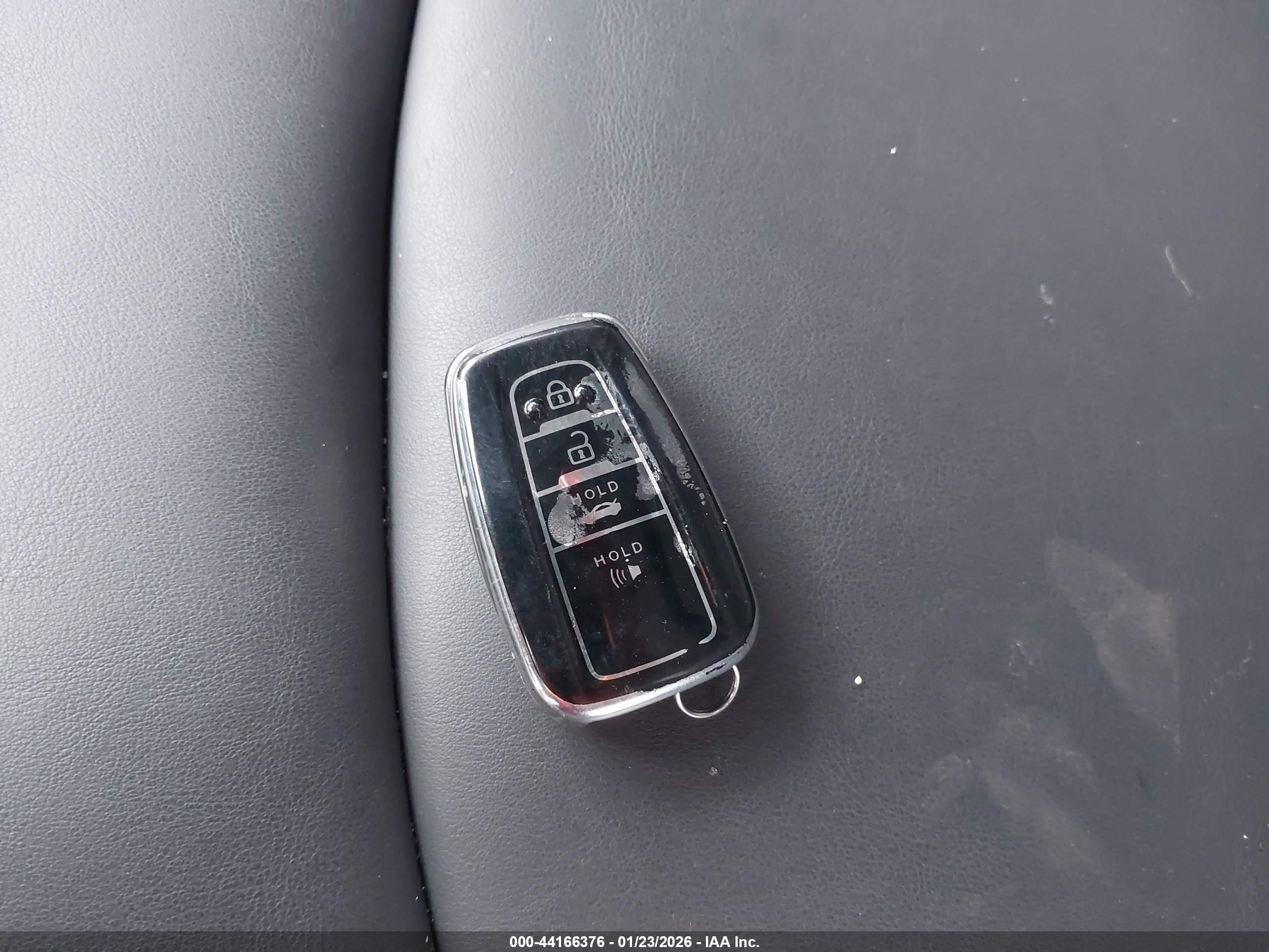 TOYOTA RAV4 image 11
