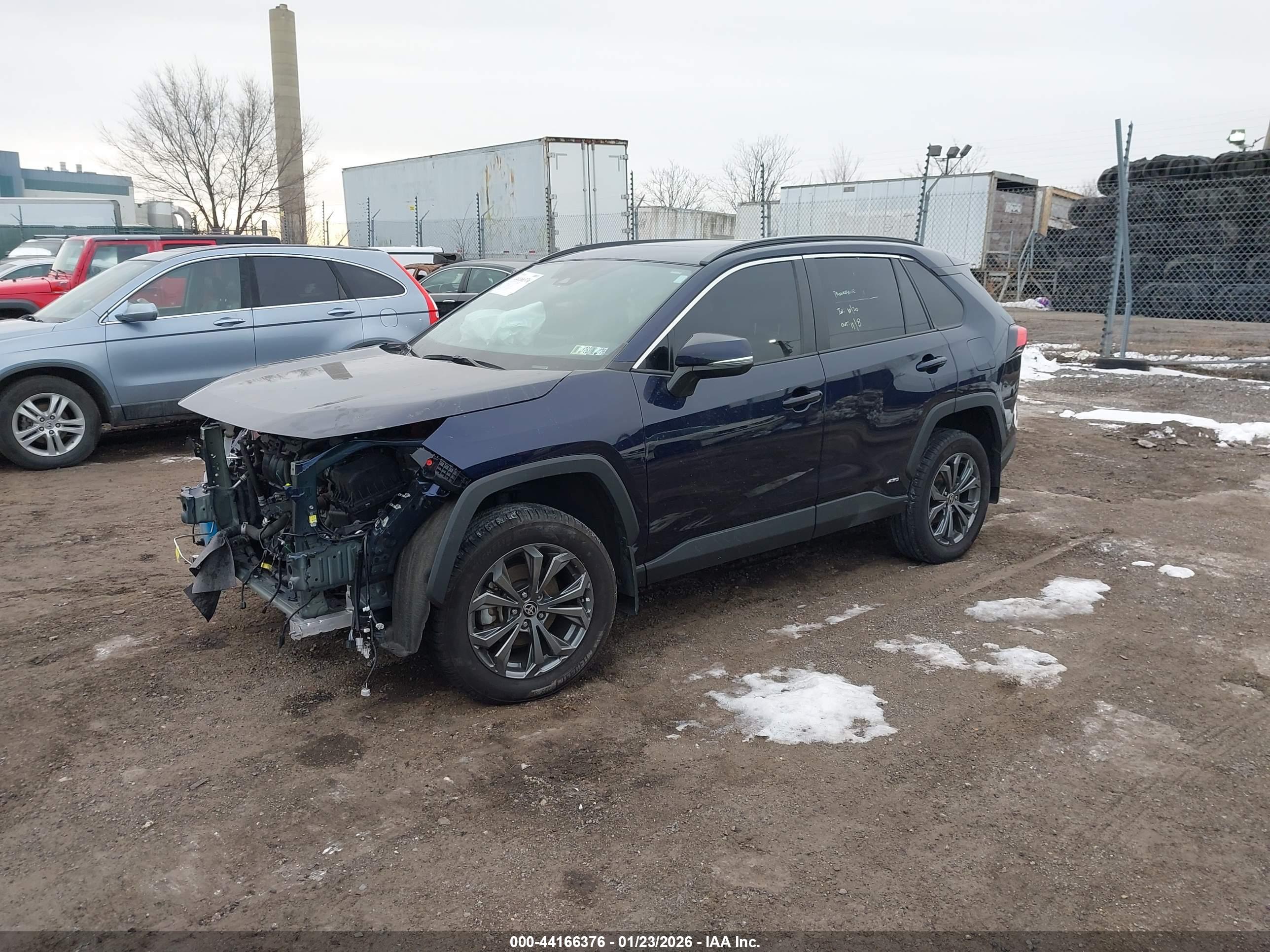 TOYOTA RAV4 image 2