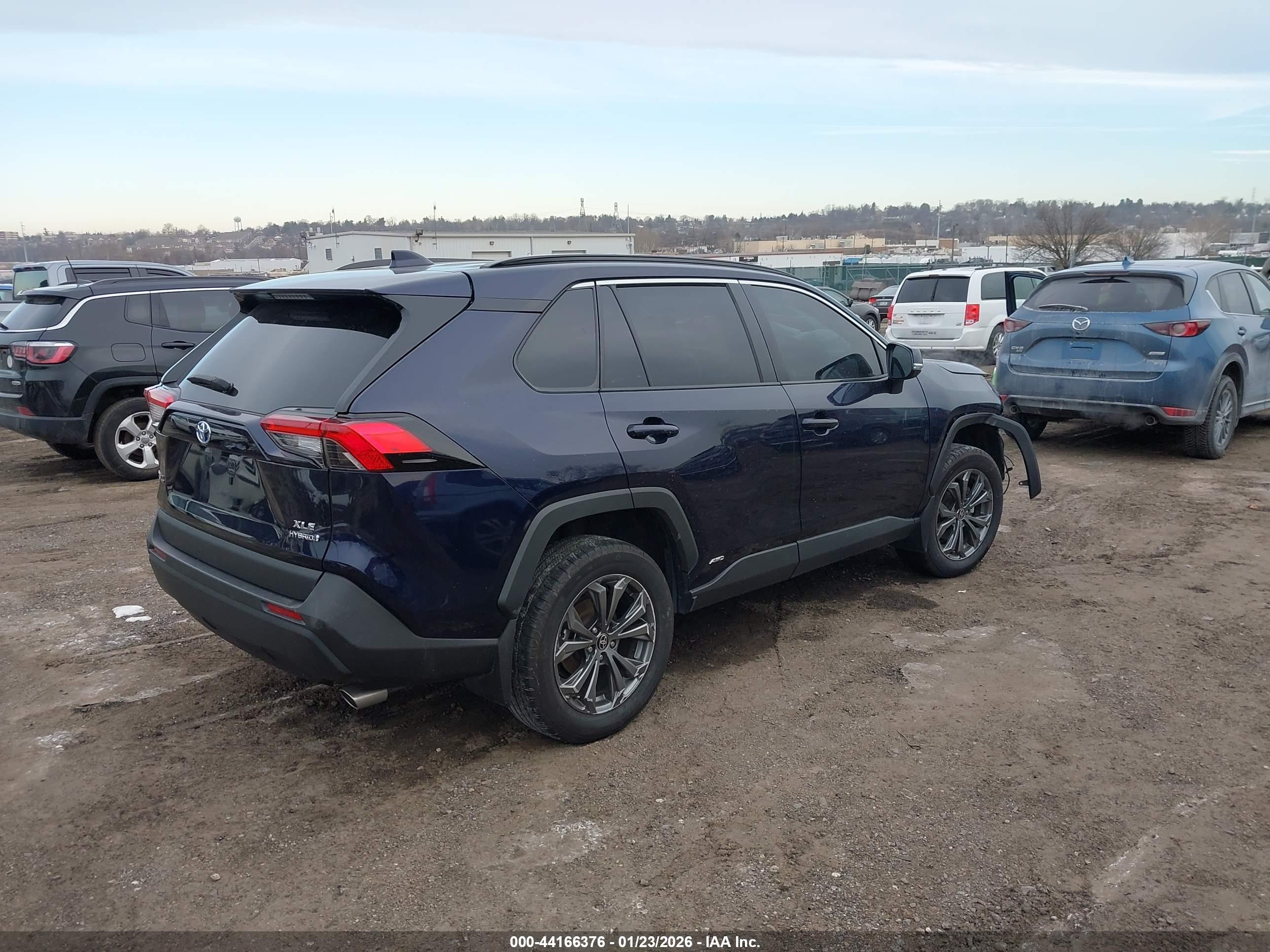 TOYOTA RAV4 image 4