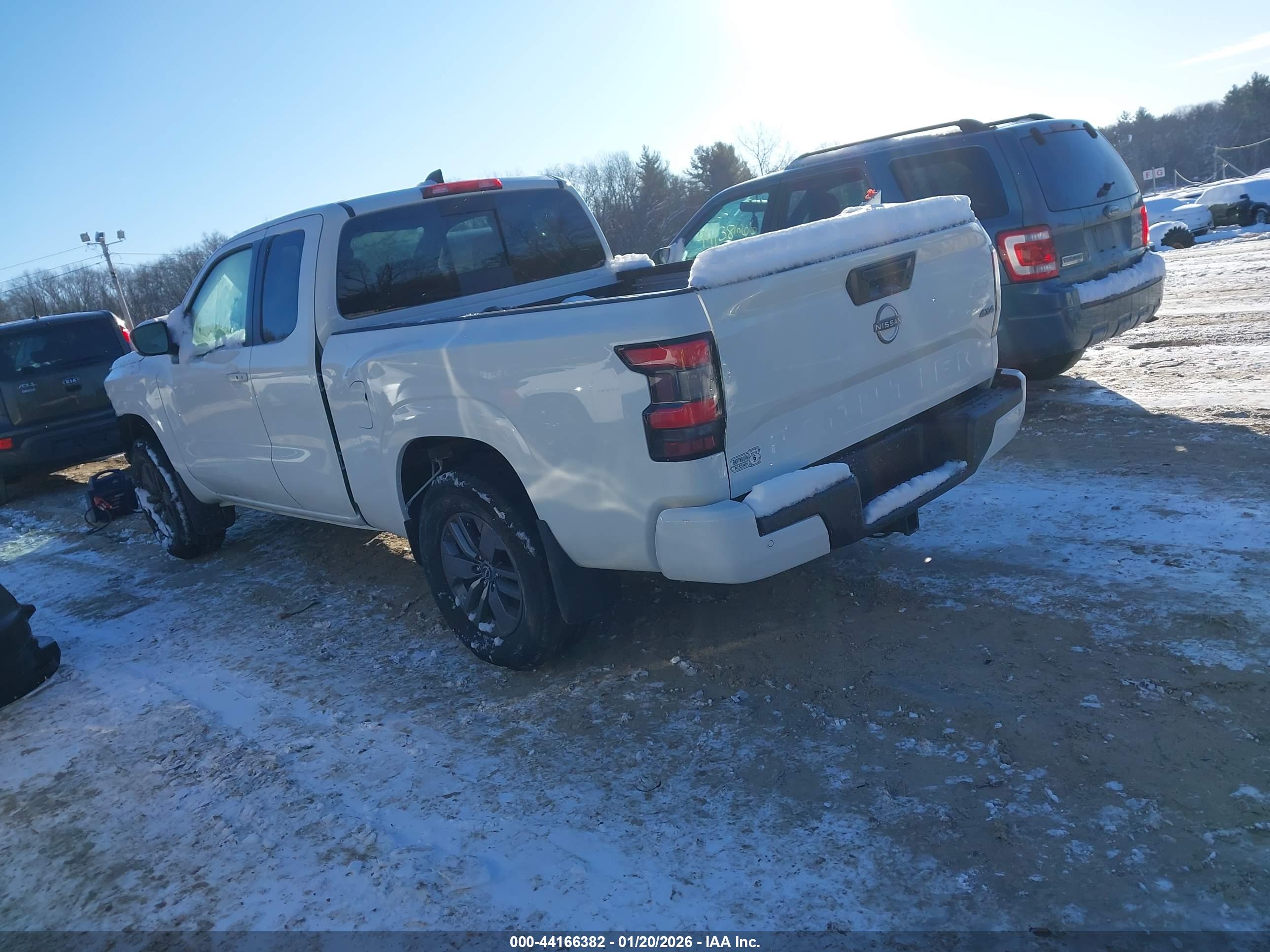 NISSAN FRONTIER image 3