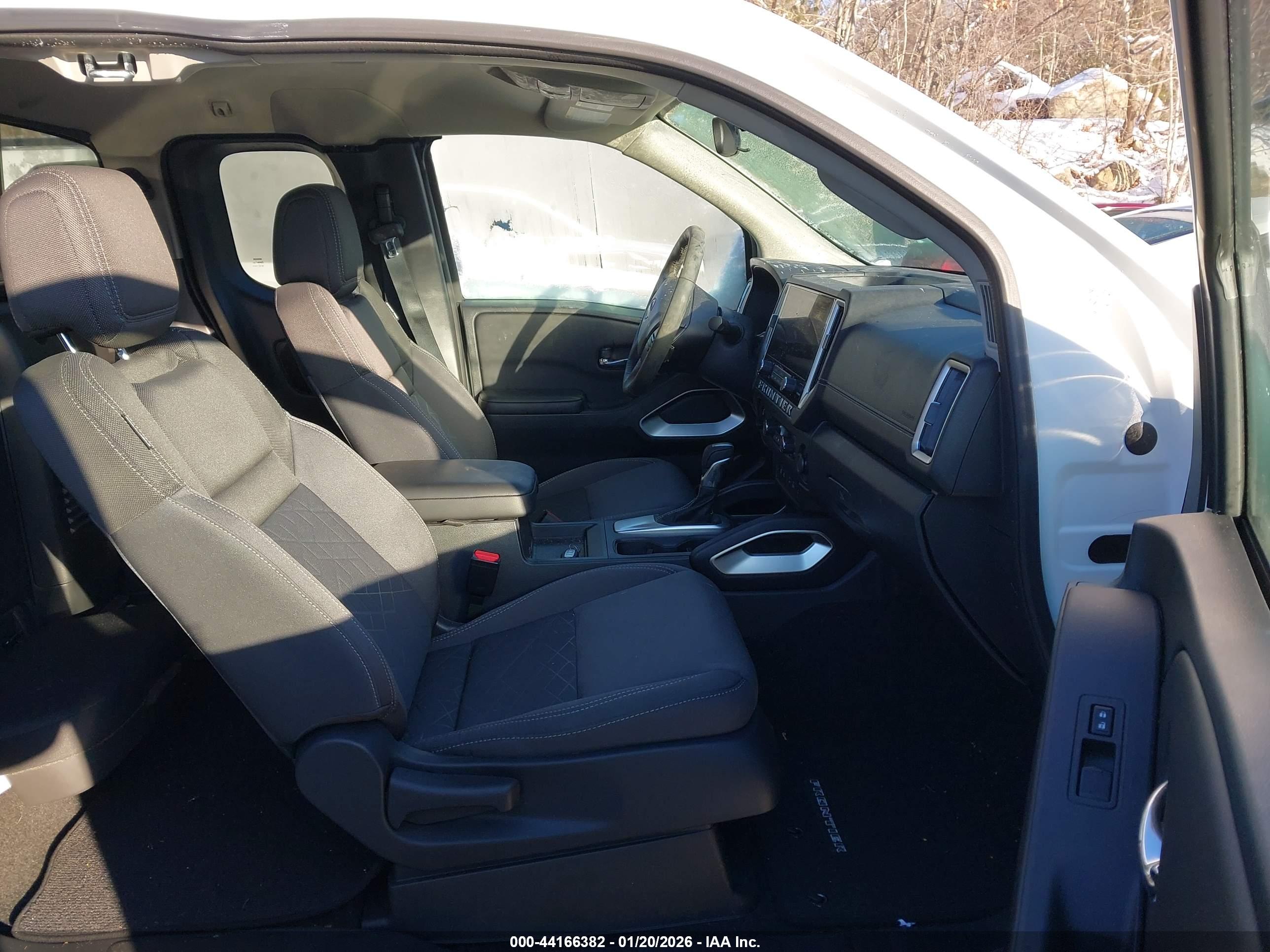 NISSAN FRONTIER image 5