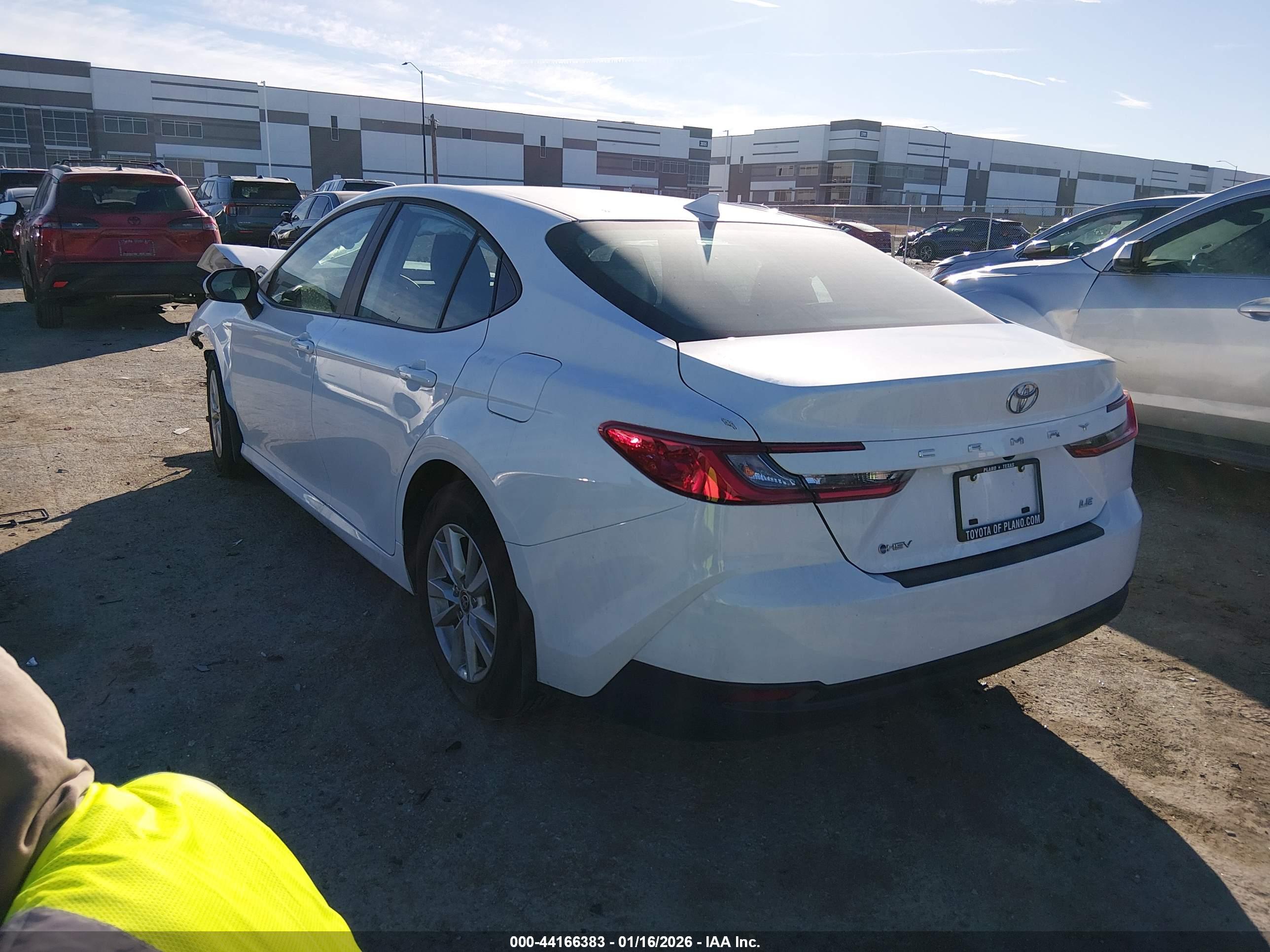 TOYOTA CAMRY image 3