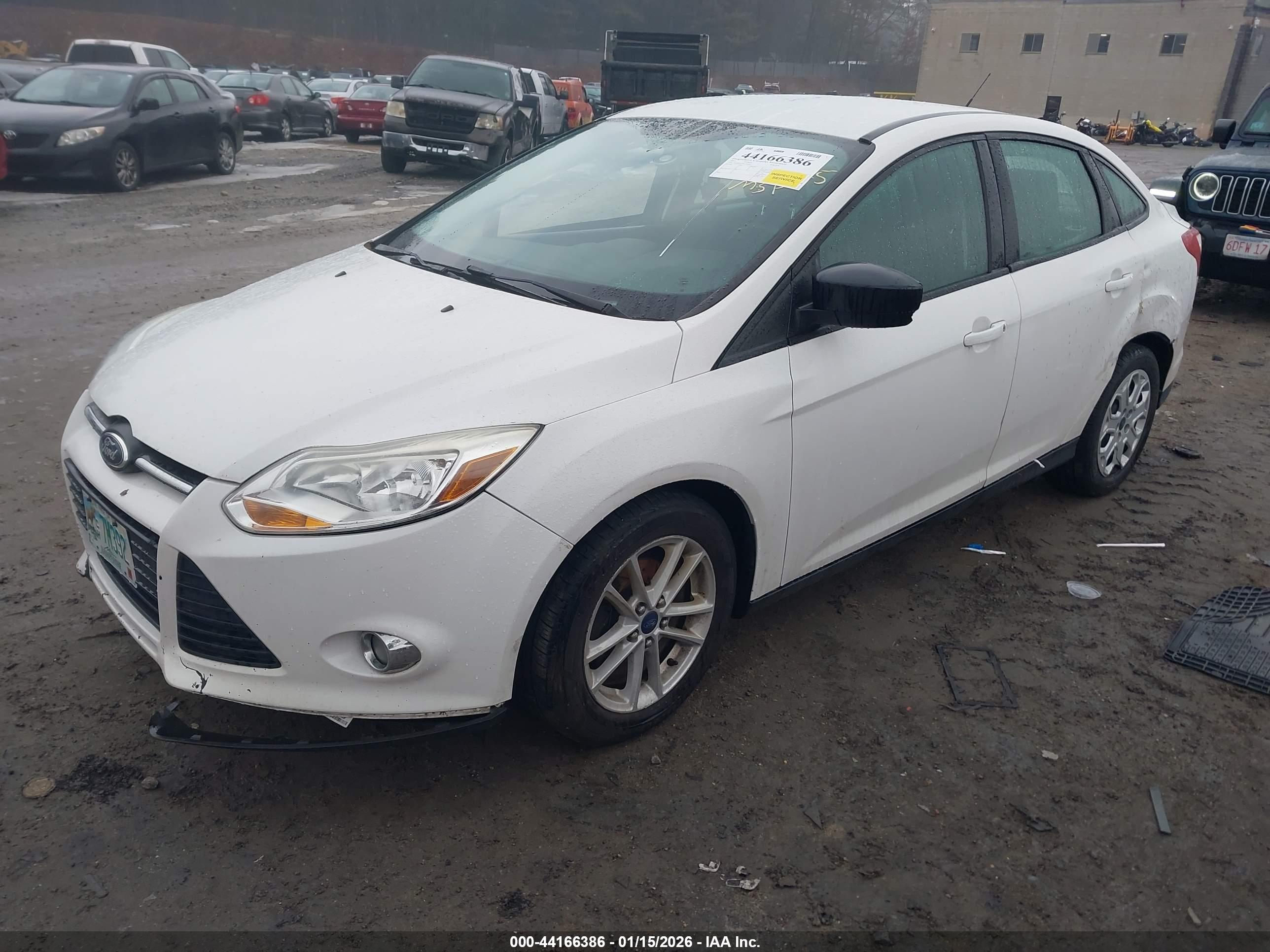 FORD FOCUS image 2