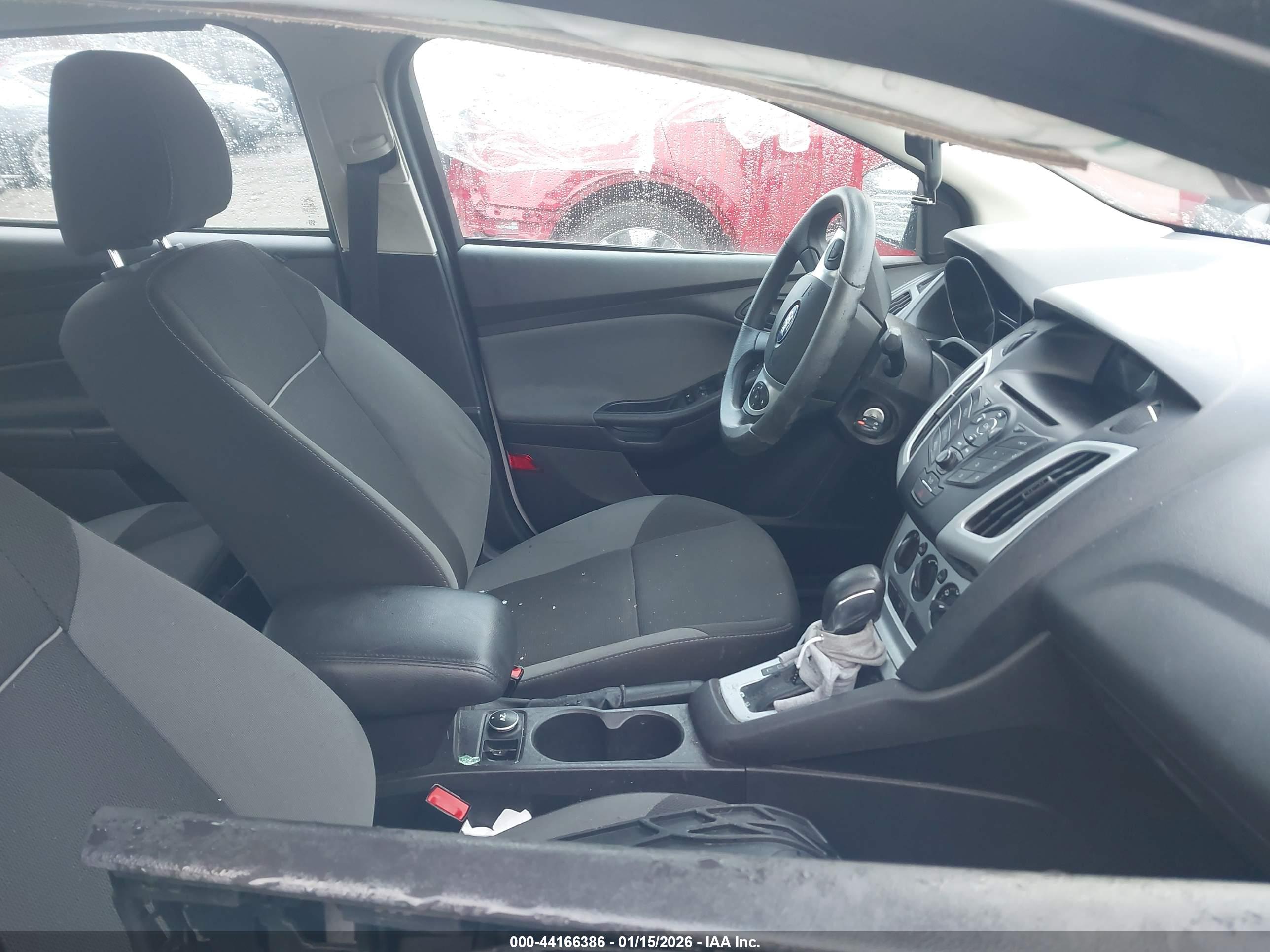FORD FOCUS image 5