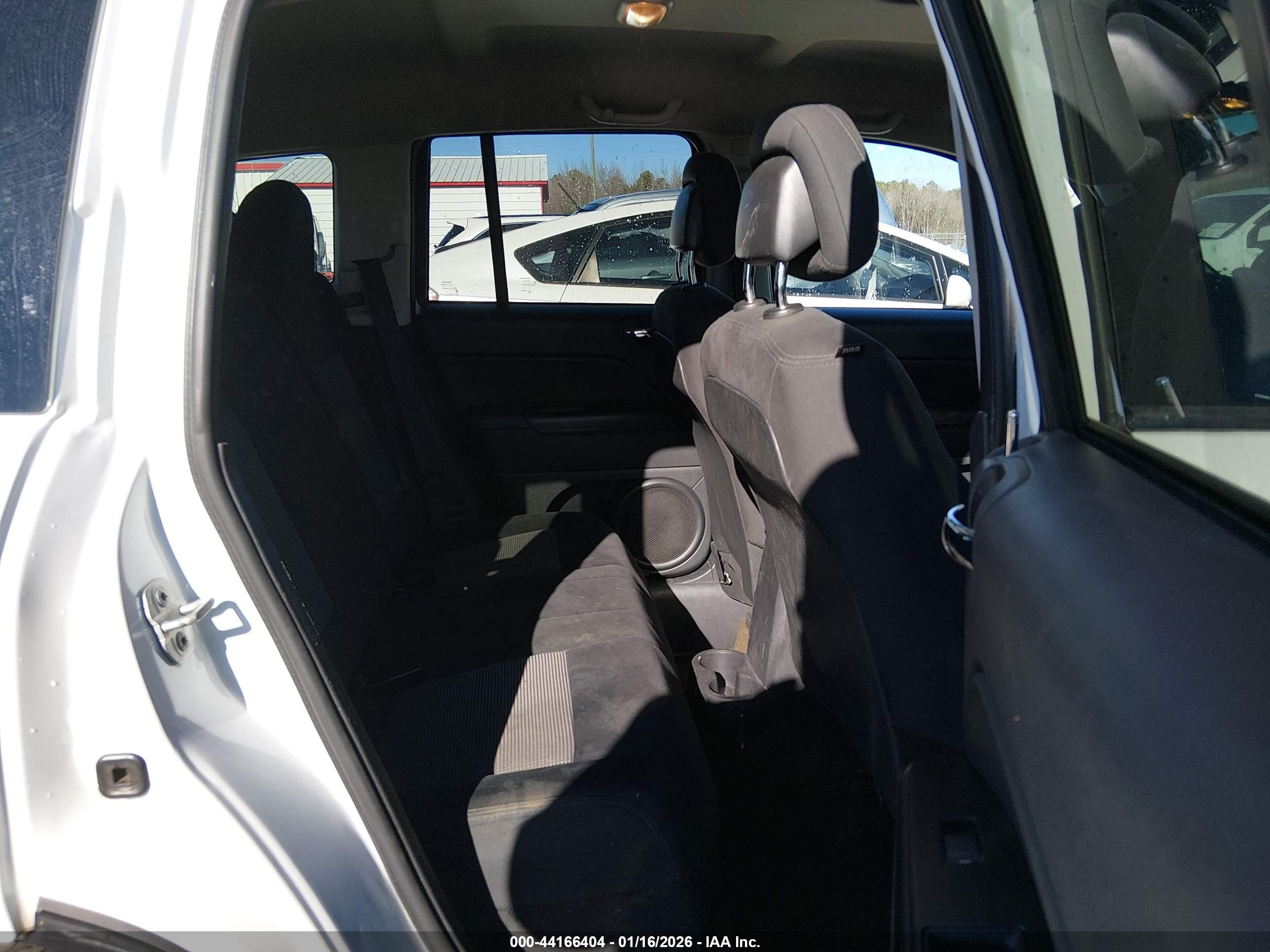 JEEP COMPASS image 8