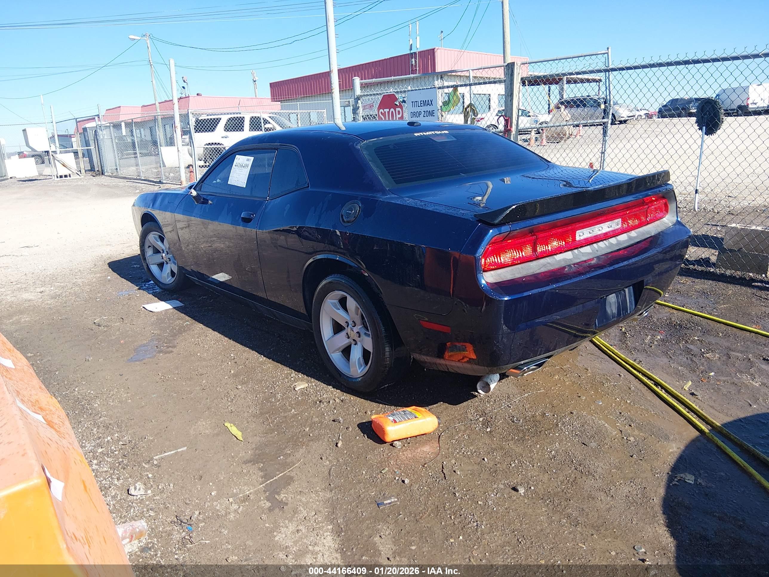 DODGE CHALLENGER image 3