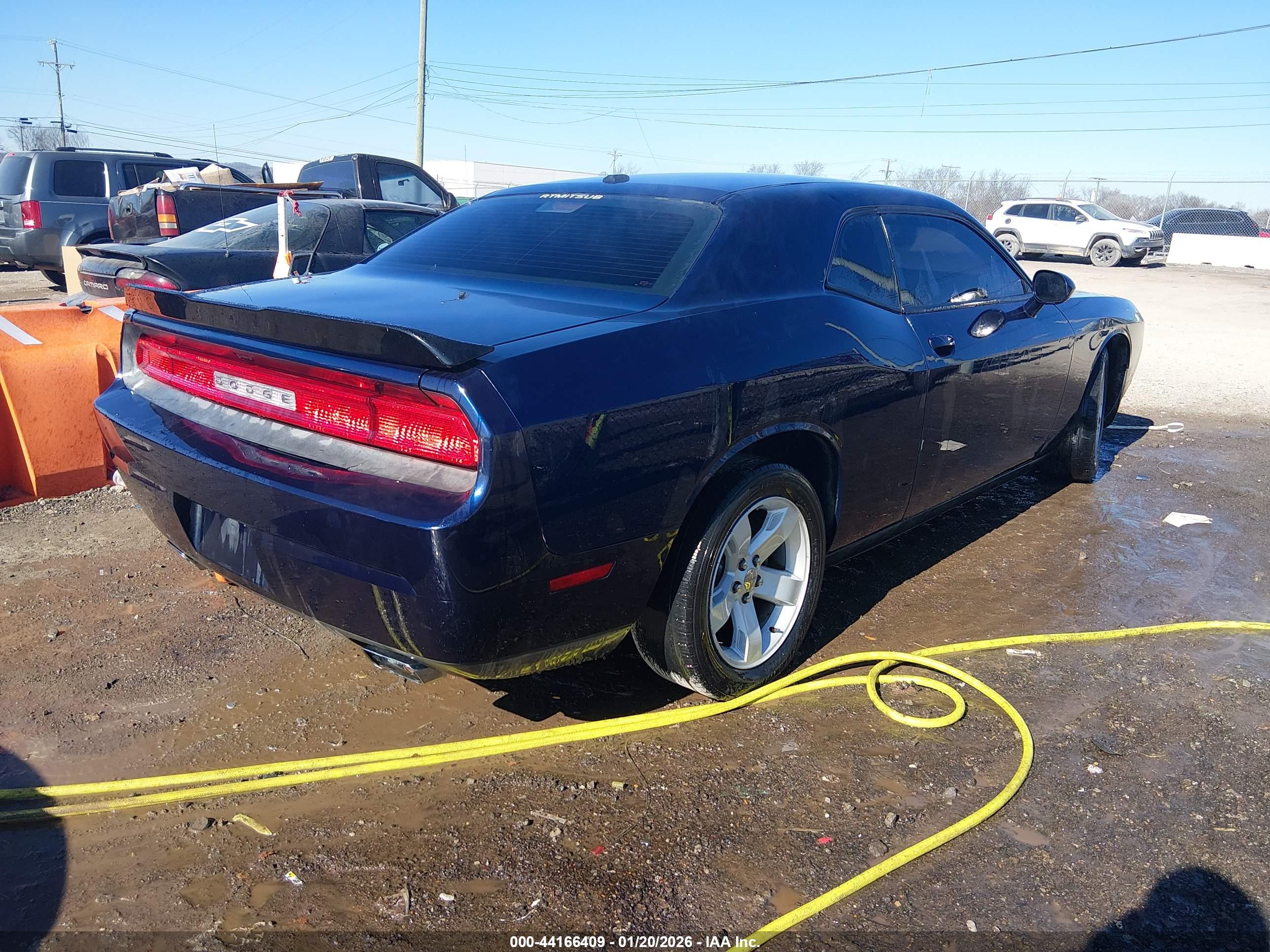 DODGE CHALLENGER image 4