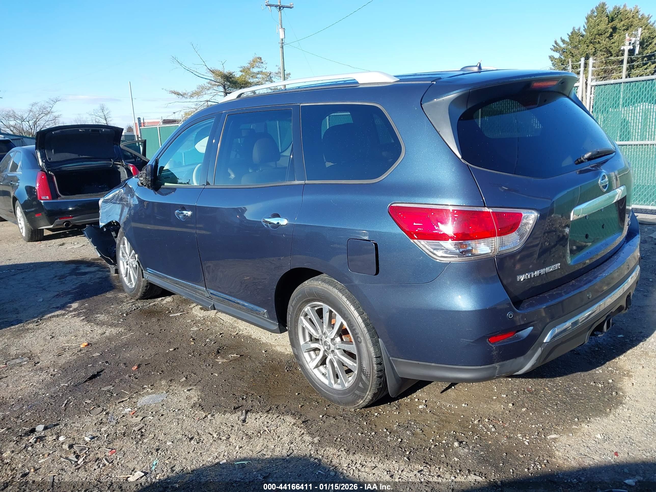 NISSAN PATHFINDER image 3