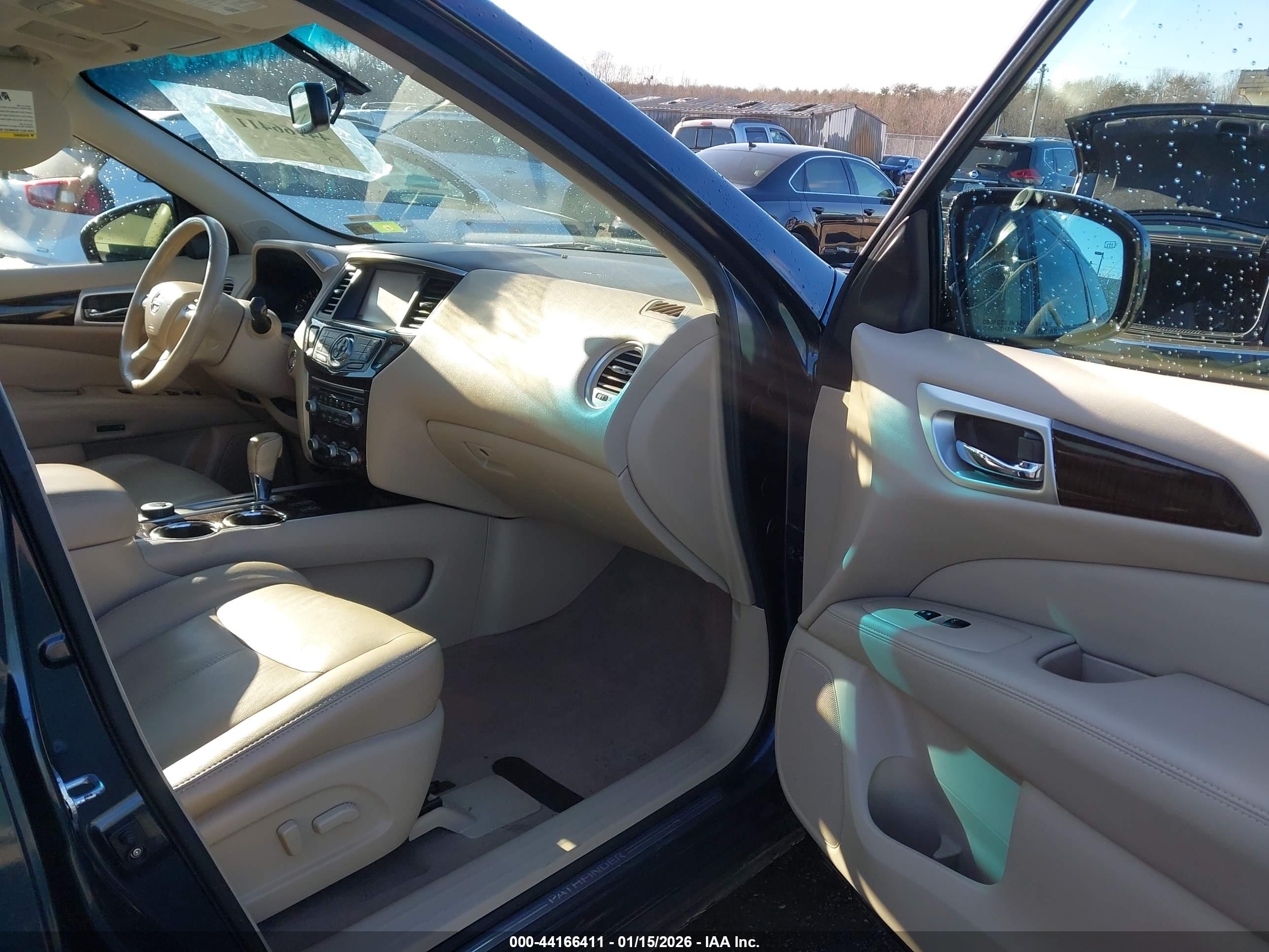 NISSAN PATHFINDER image 5