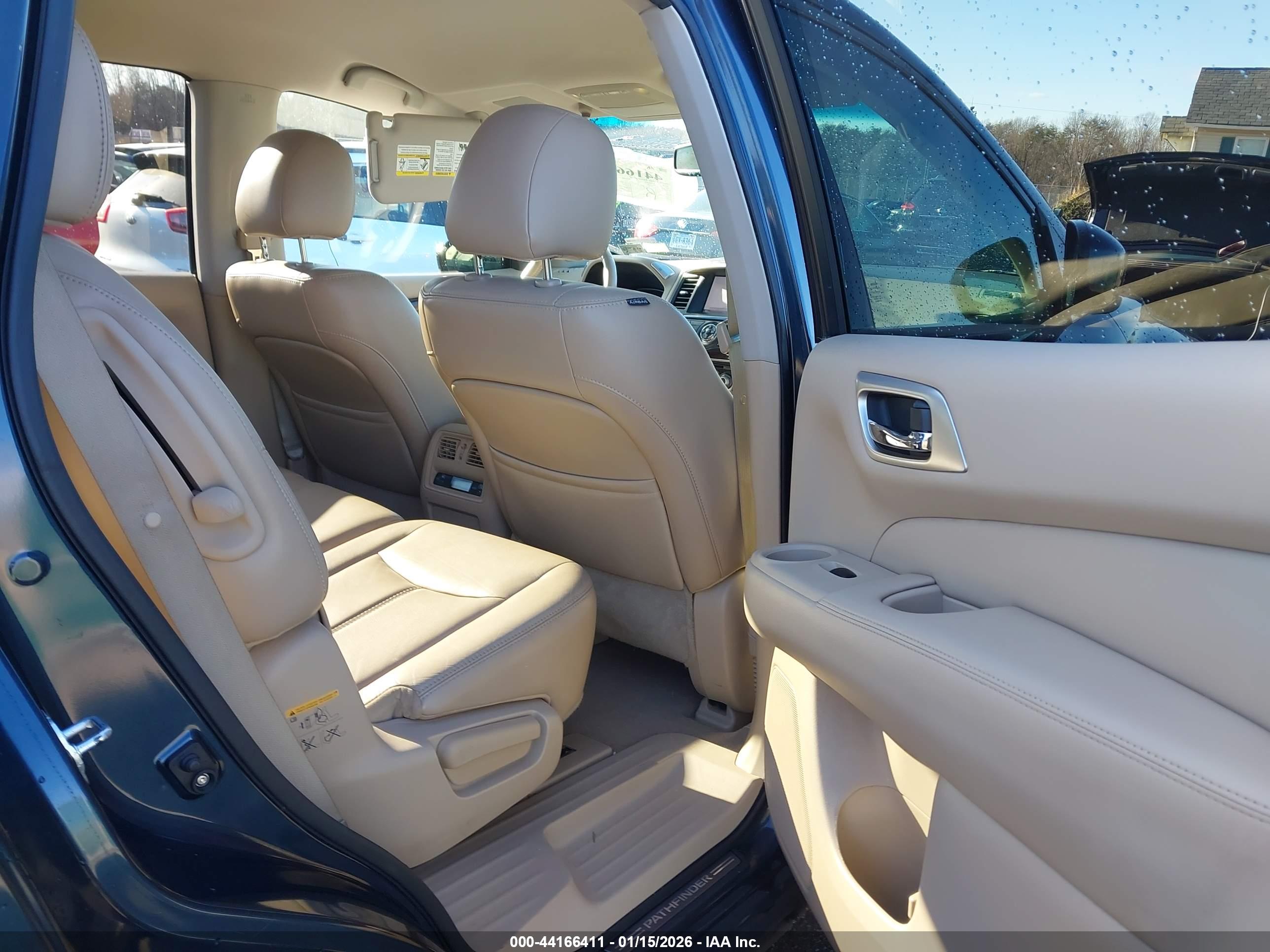 NISSAN PATHFINDER image 8