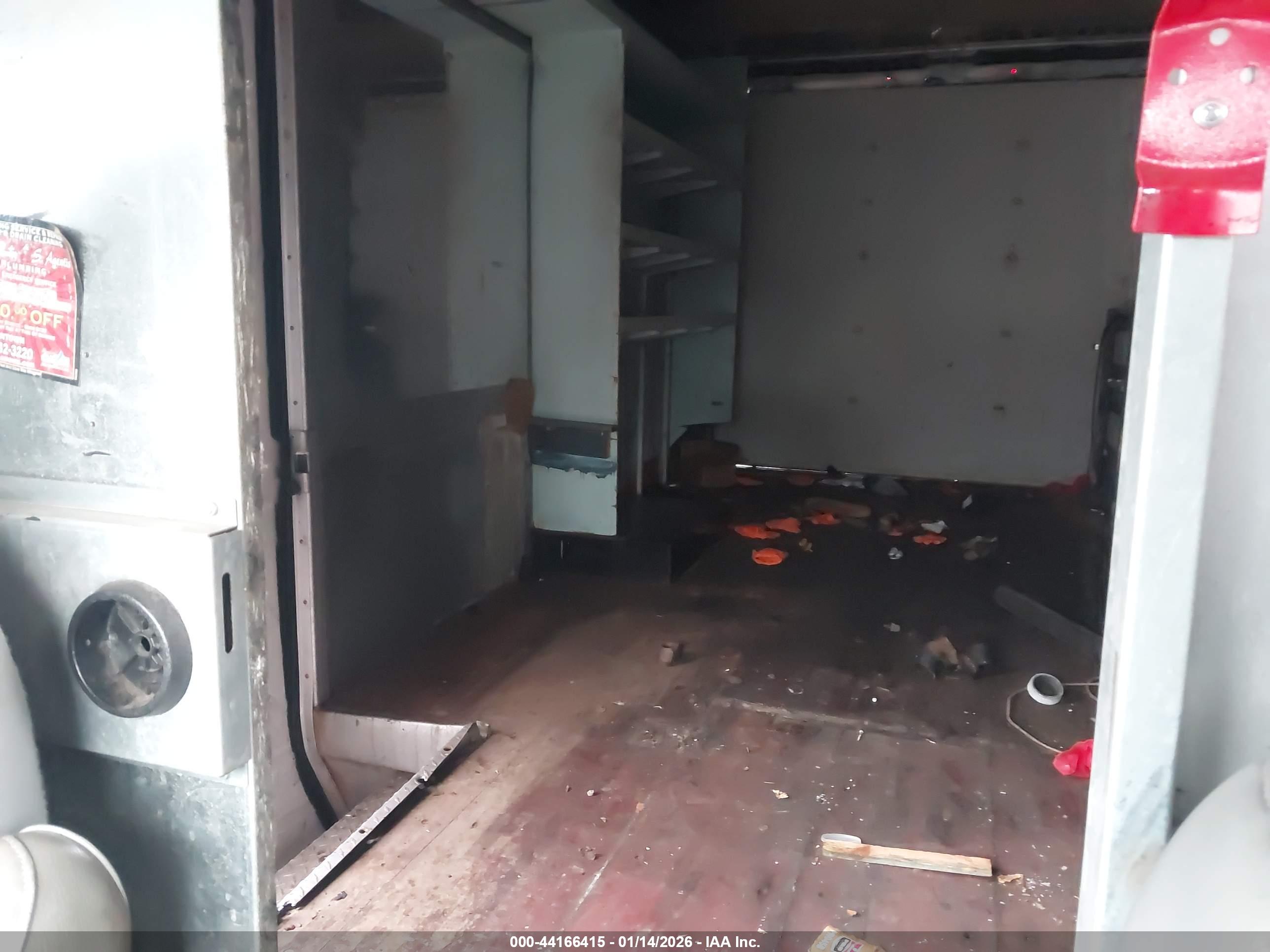 FORD E-350 image 8