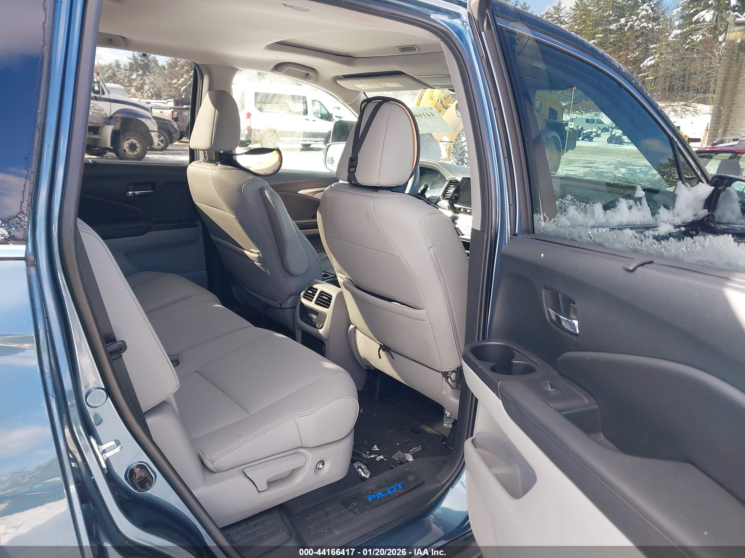 HONDA PILOT image 8