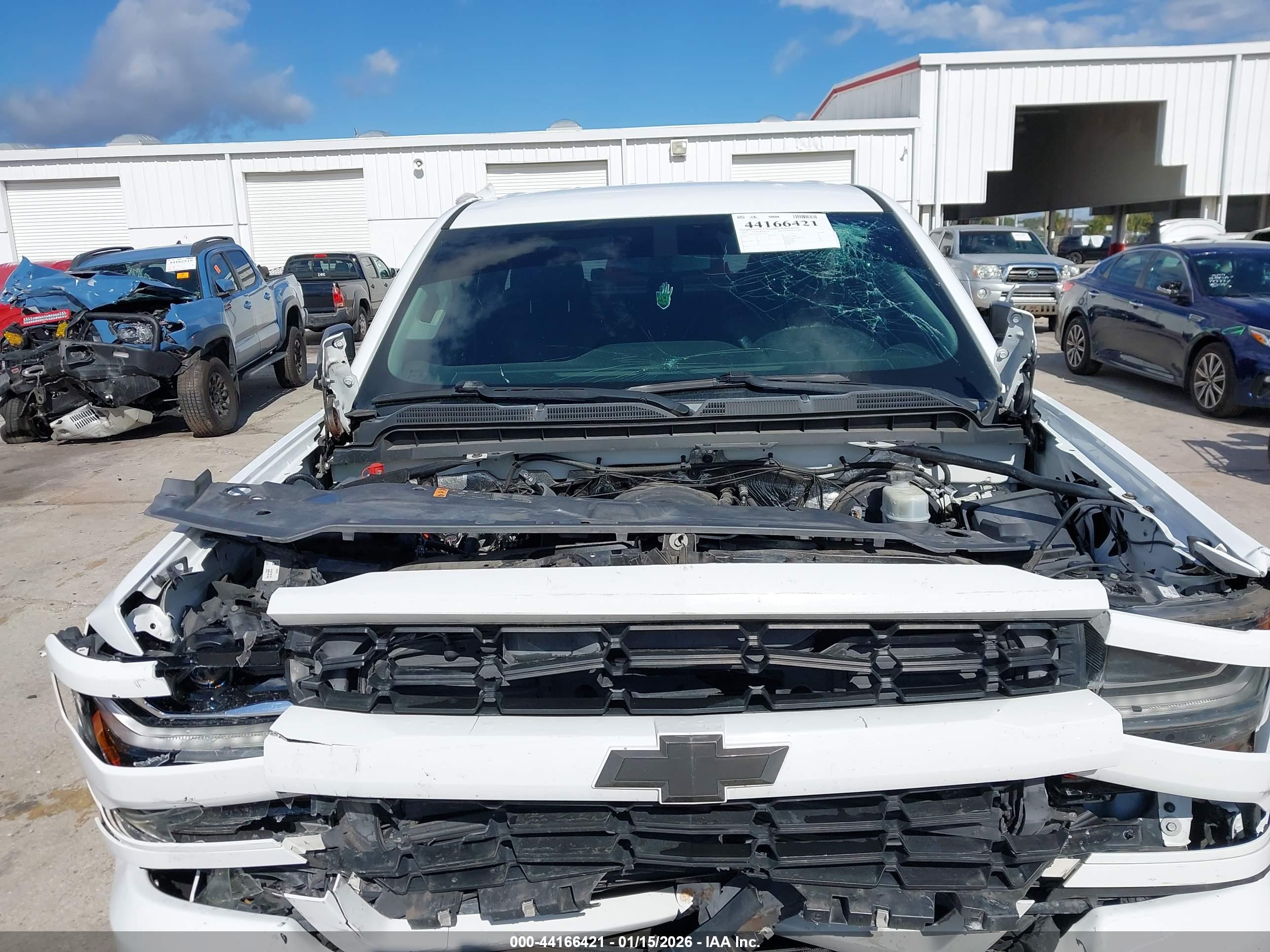 CHEVROLET SILVERADO image 10