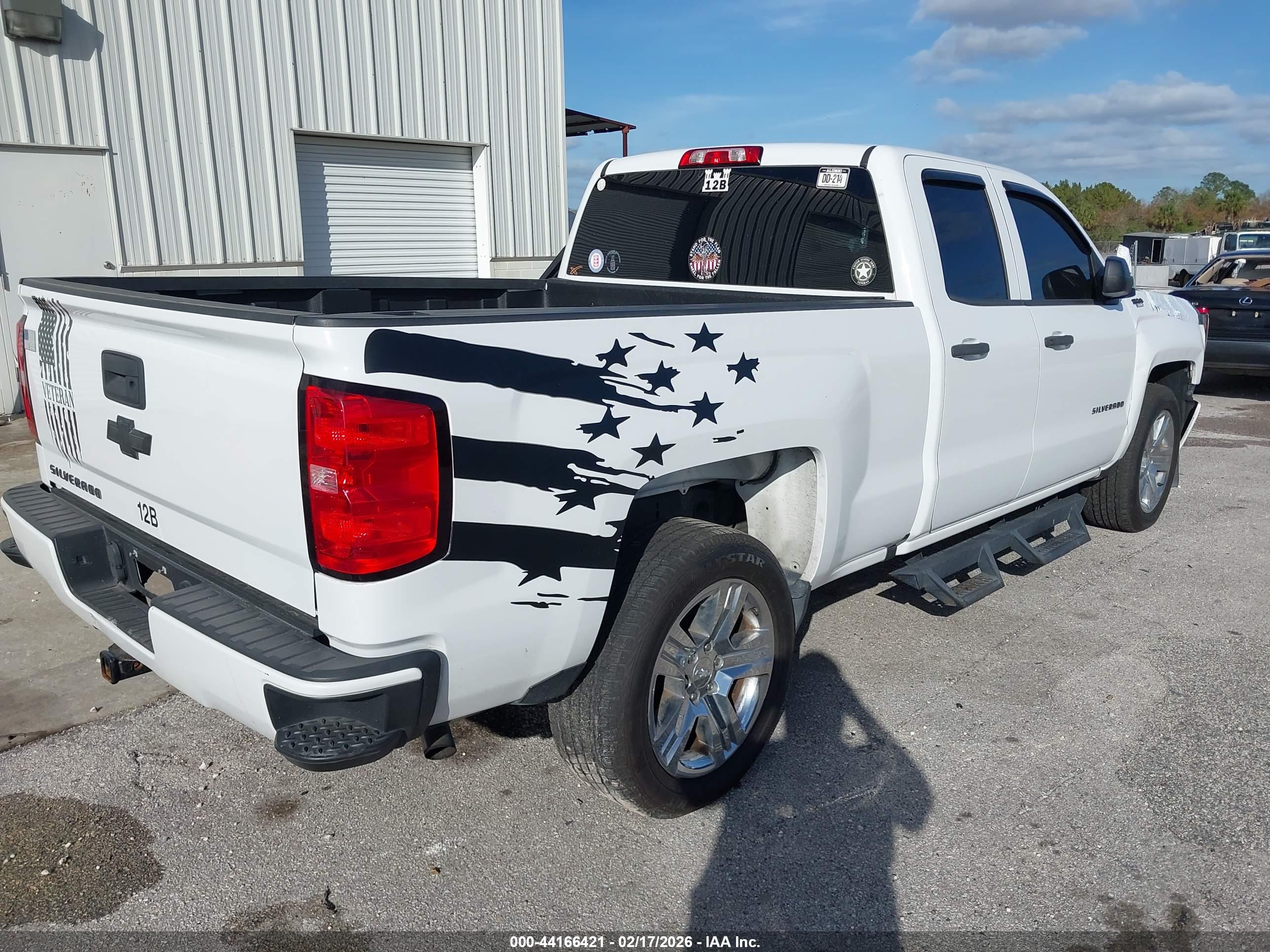 CHEVROLET SILVERADO image 4