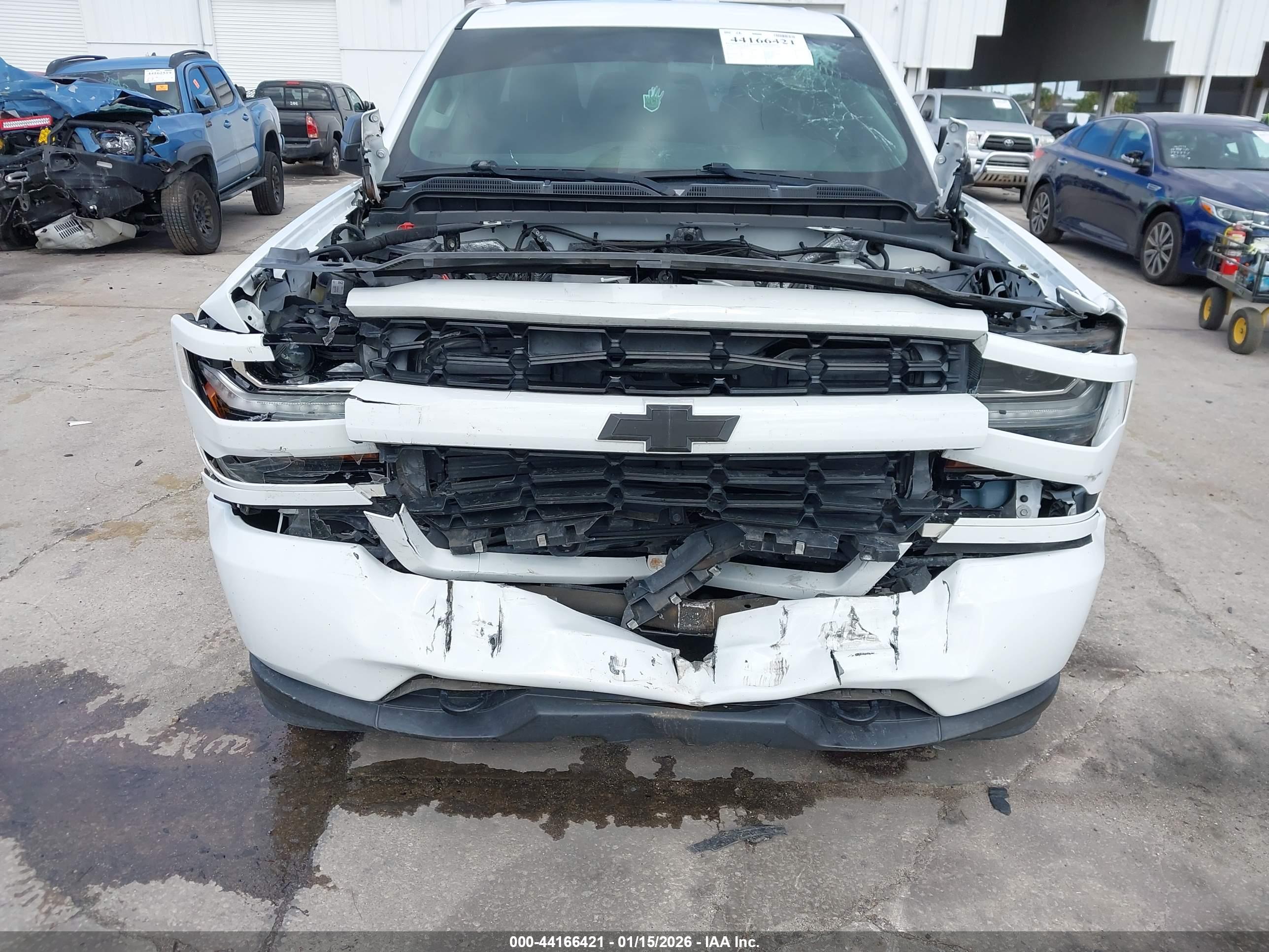 CHEVROLET SILVERADO image 6