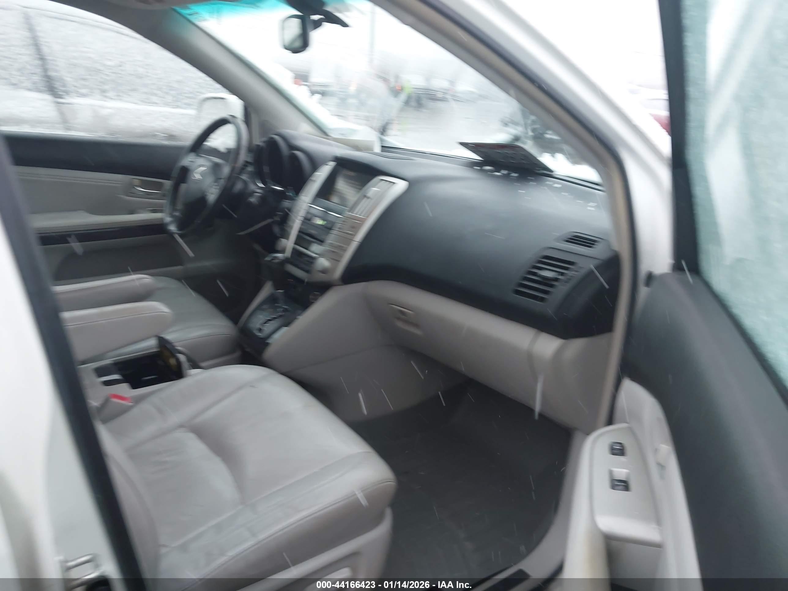 LEXUS RX image 5