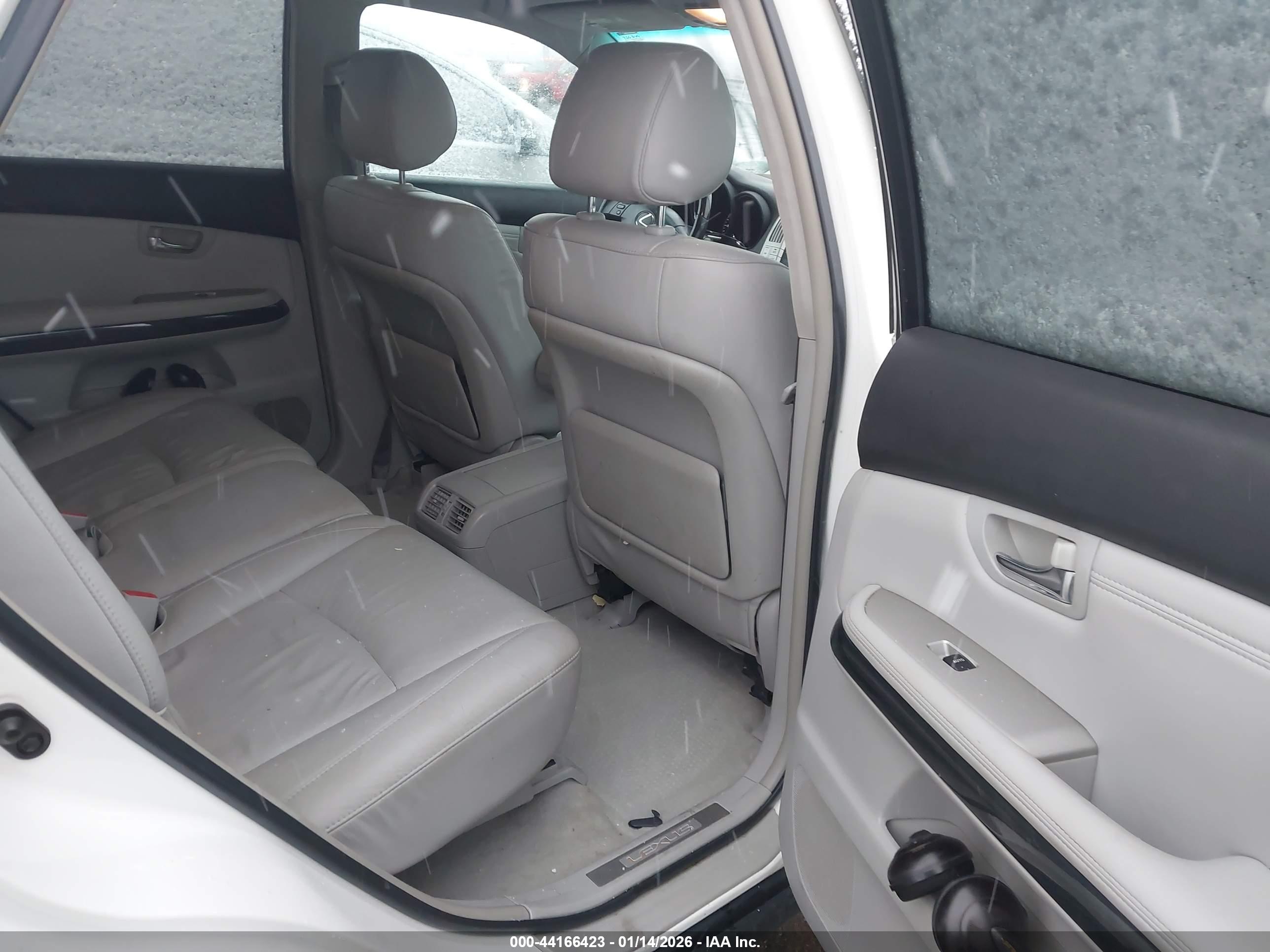 LEXUS RX image 8