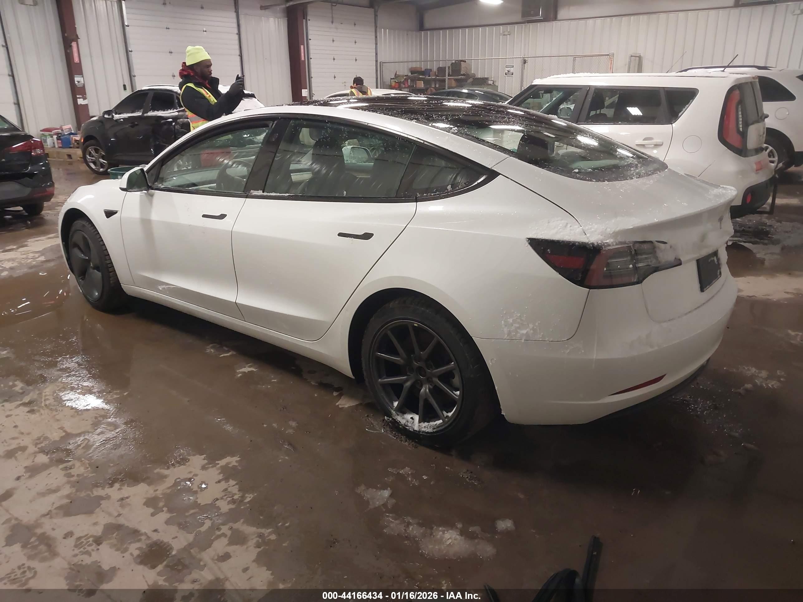 TESLA MODEL image 3