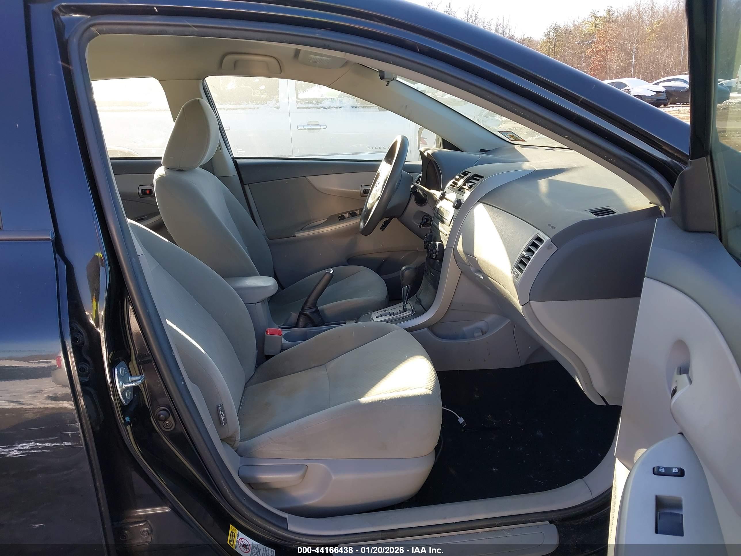 TOYOTA COROLLA image 5
