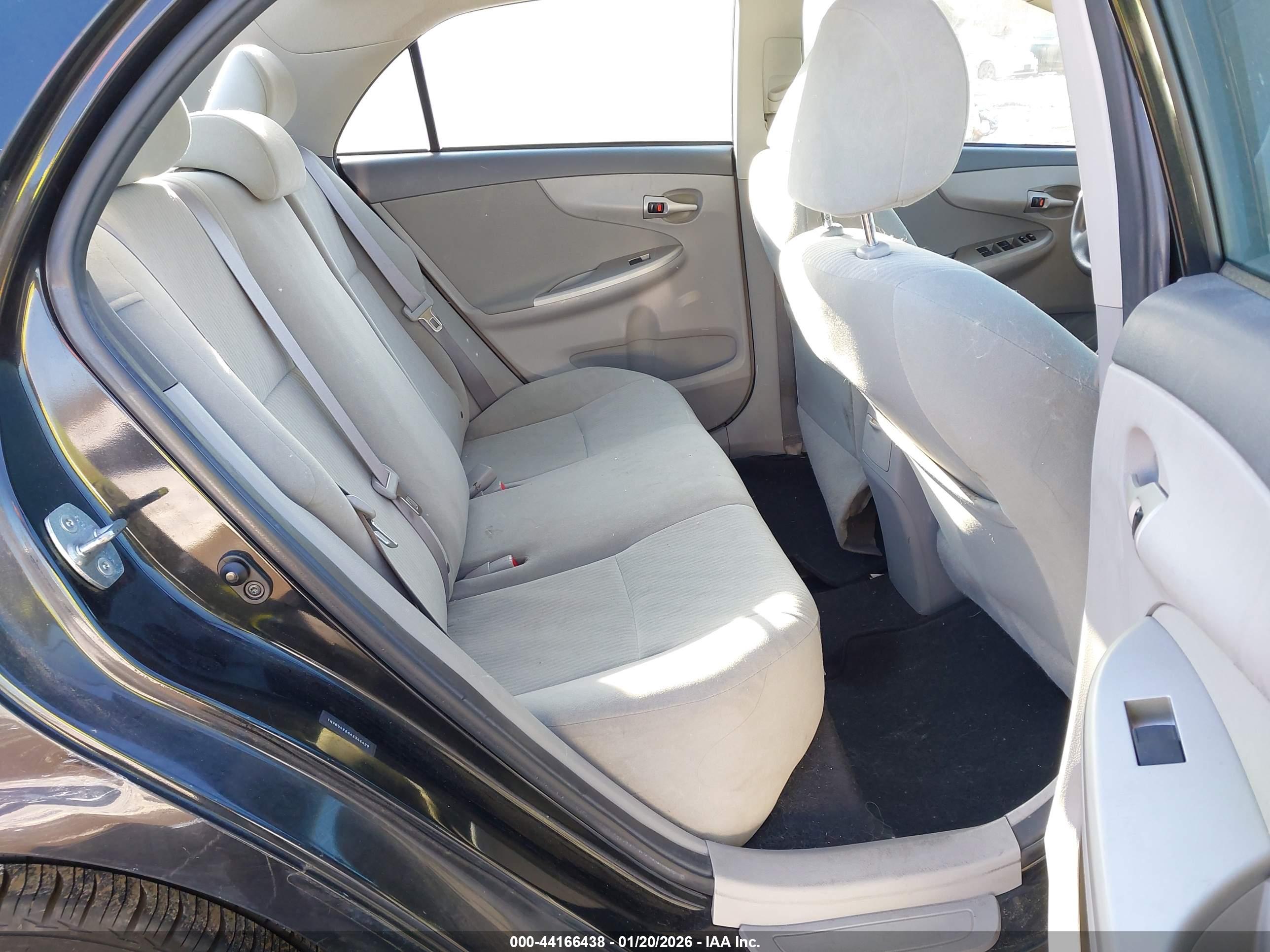 TOYOTA COROLLA image 8