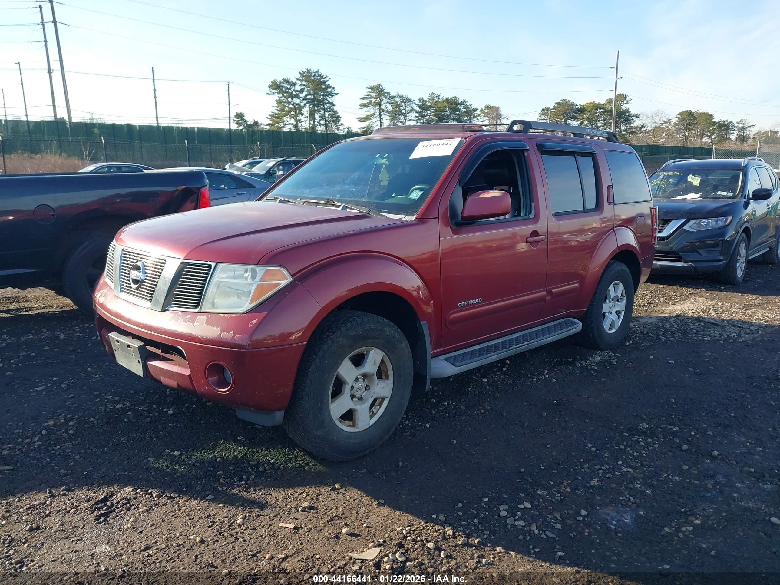 NISSAN PATHFINDER image 2