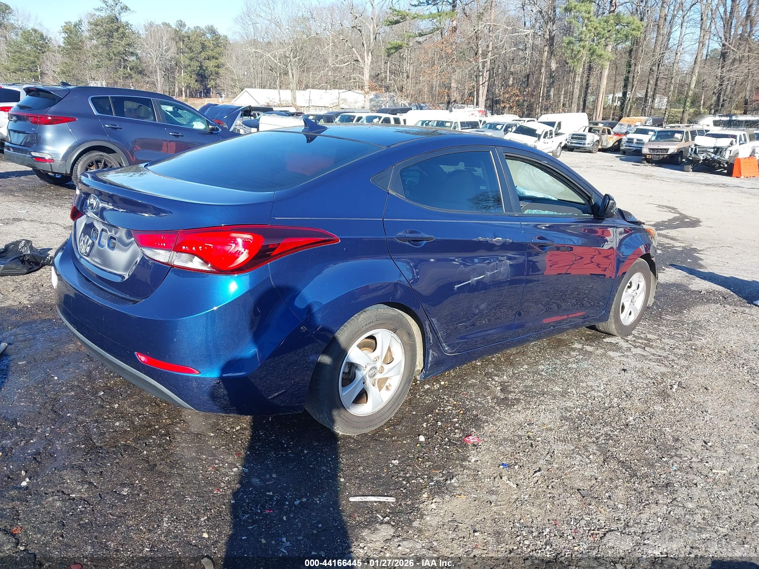 HYUNDAI ELANTRA image 4