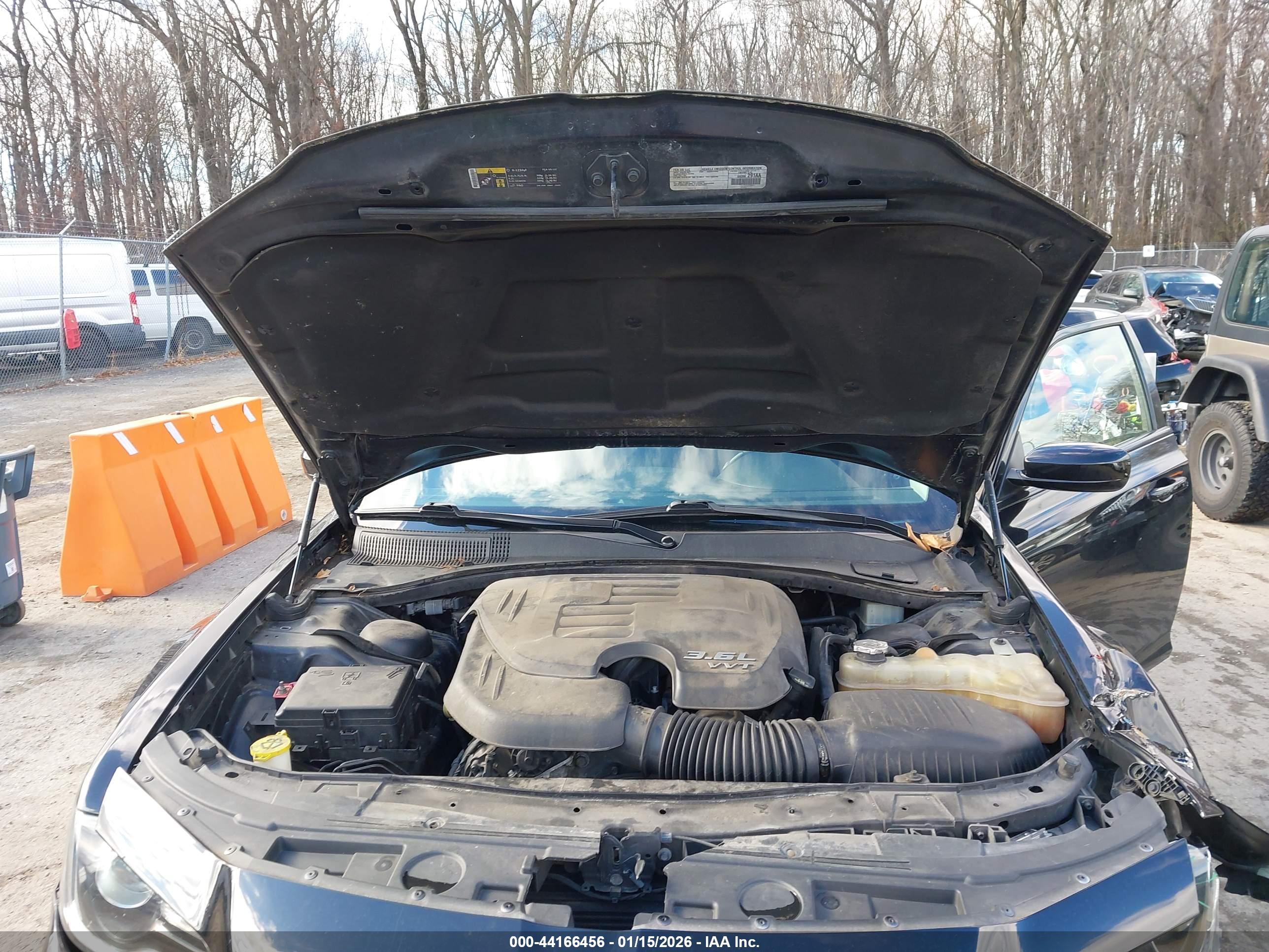 CHRYSLER 300 image 10