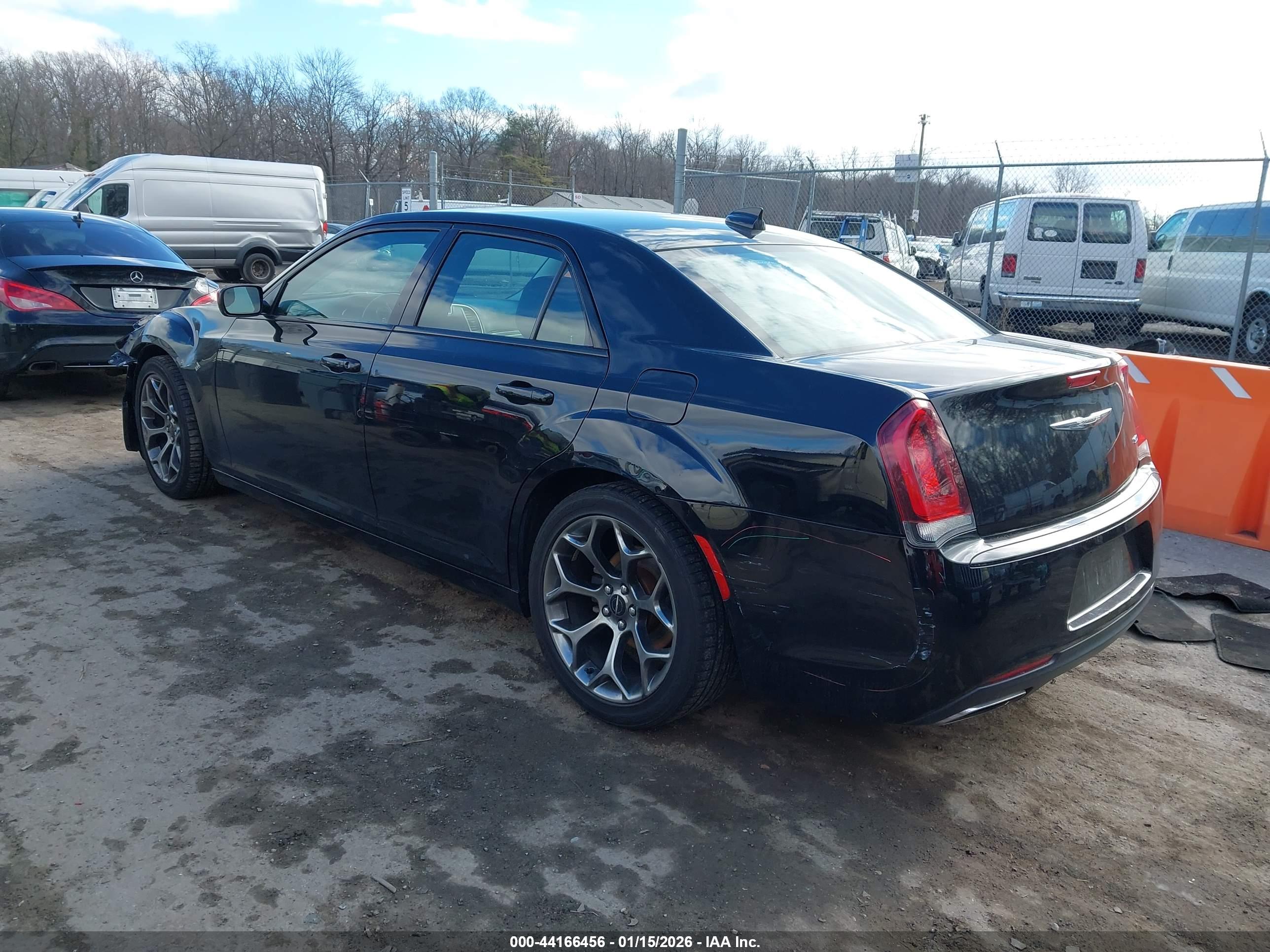 CHRYSLER 300 image 3