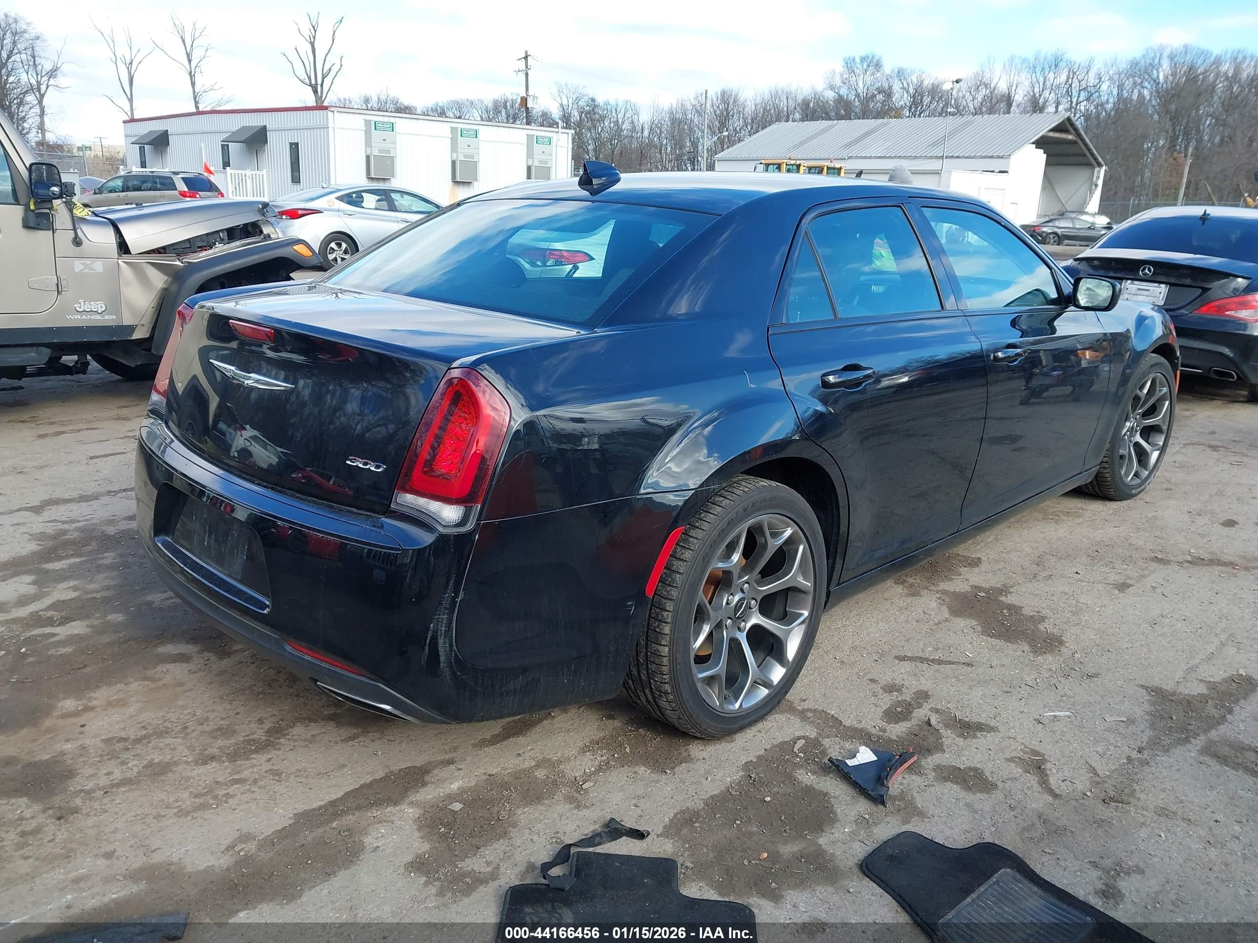 CHRYSLER 300 image 4
