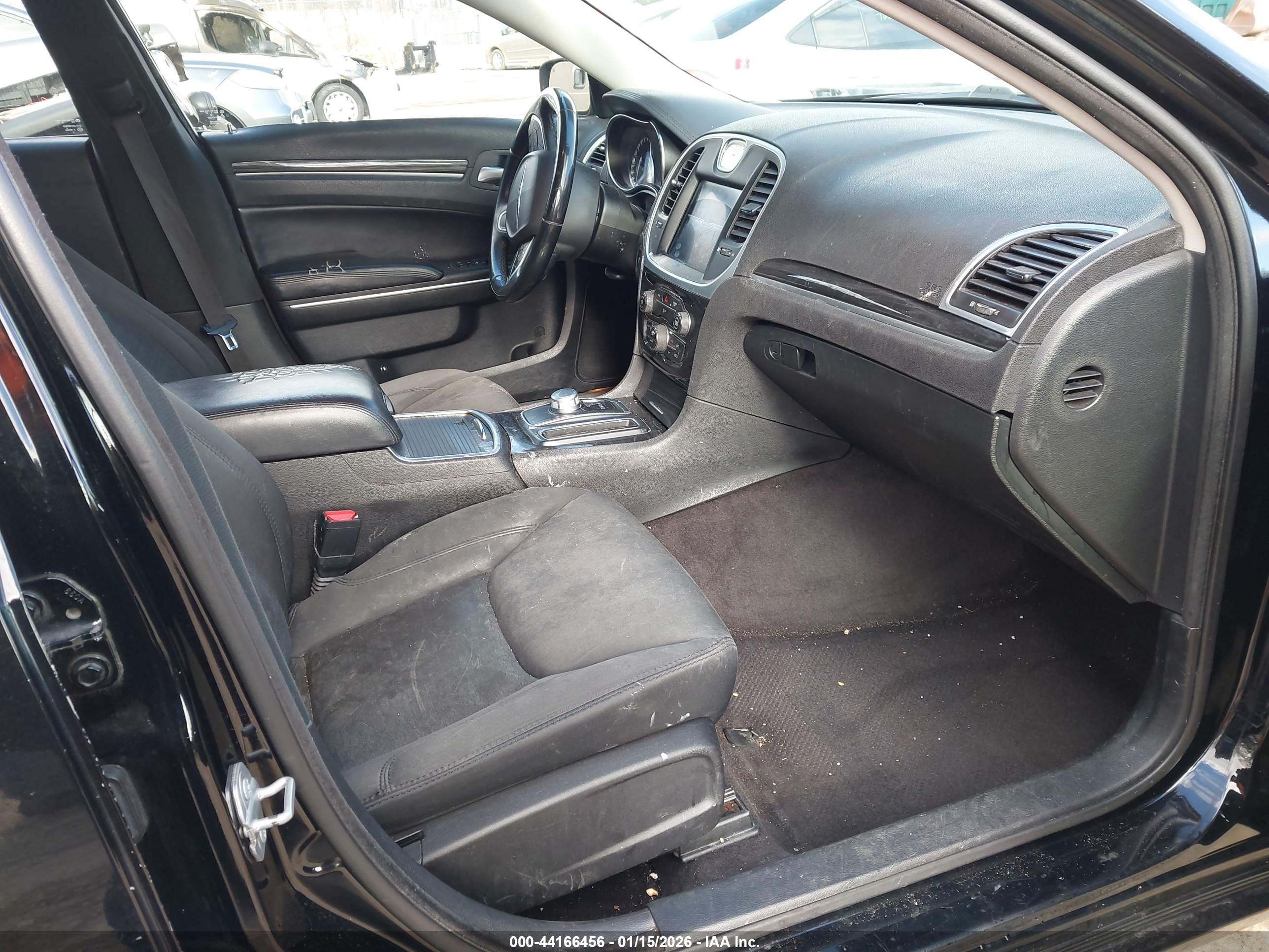 CHRYSLER 300 image 5