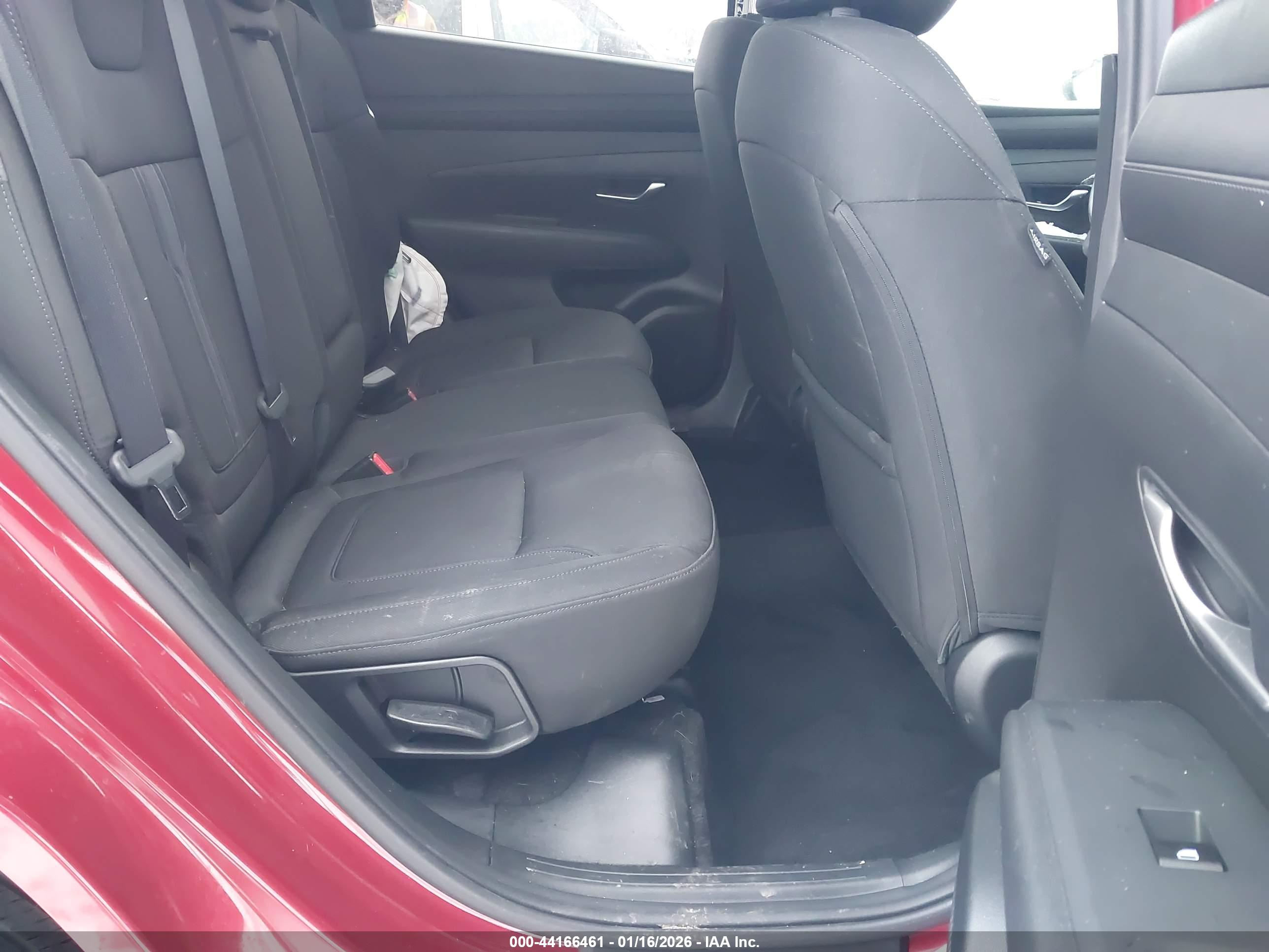 HYUNDAI TUCSON image 8