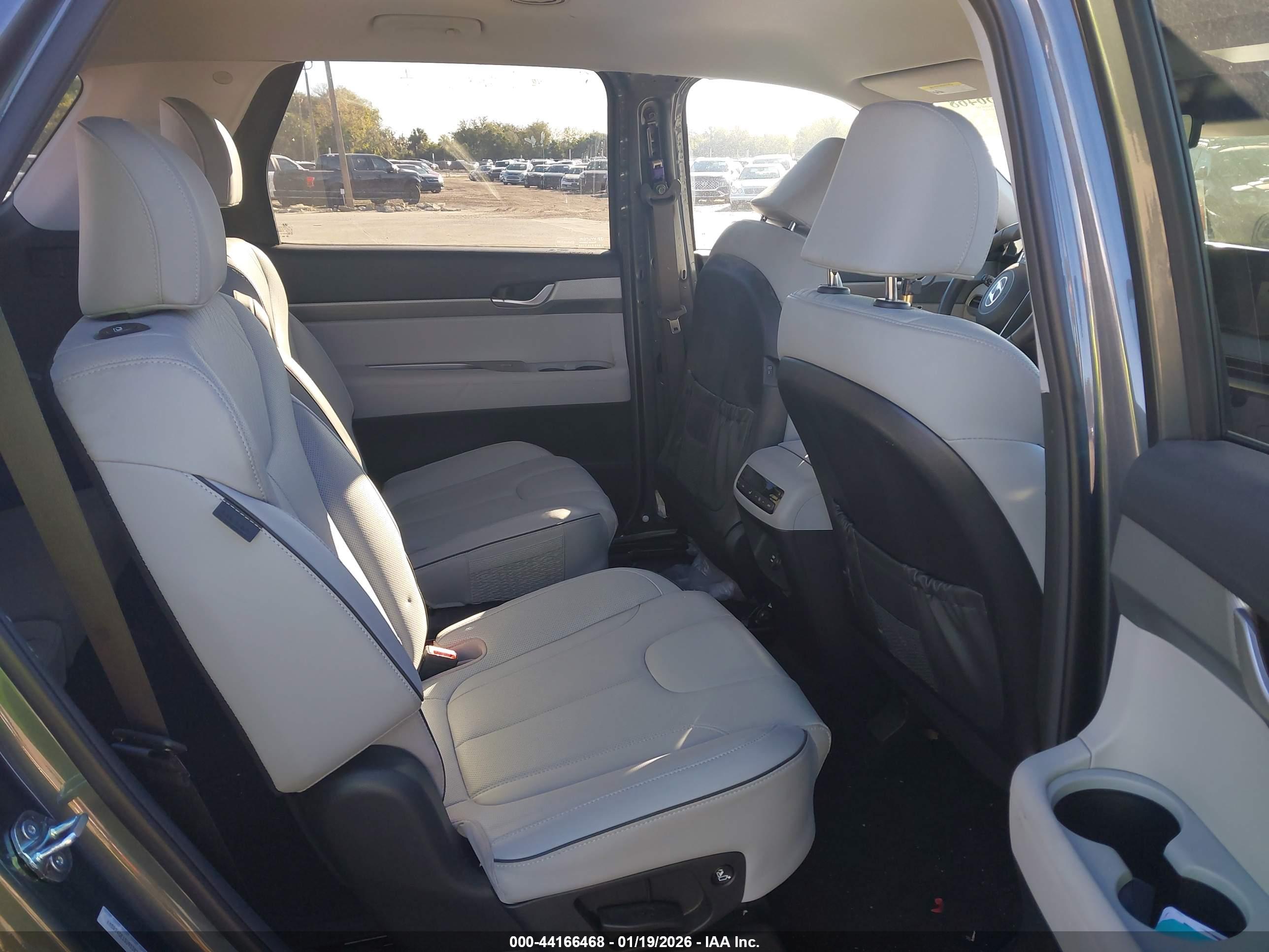 HYUNDAI PALISADE image 8