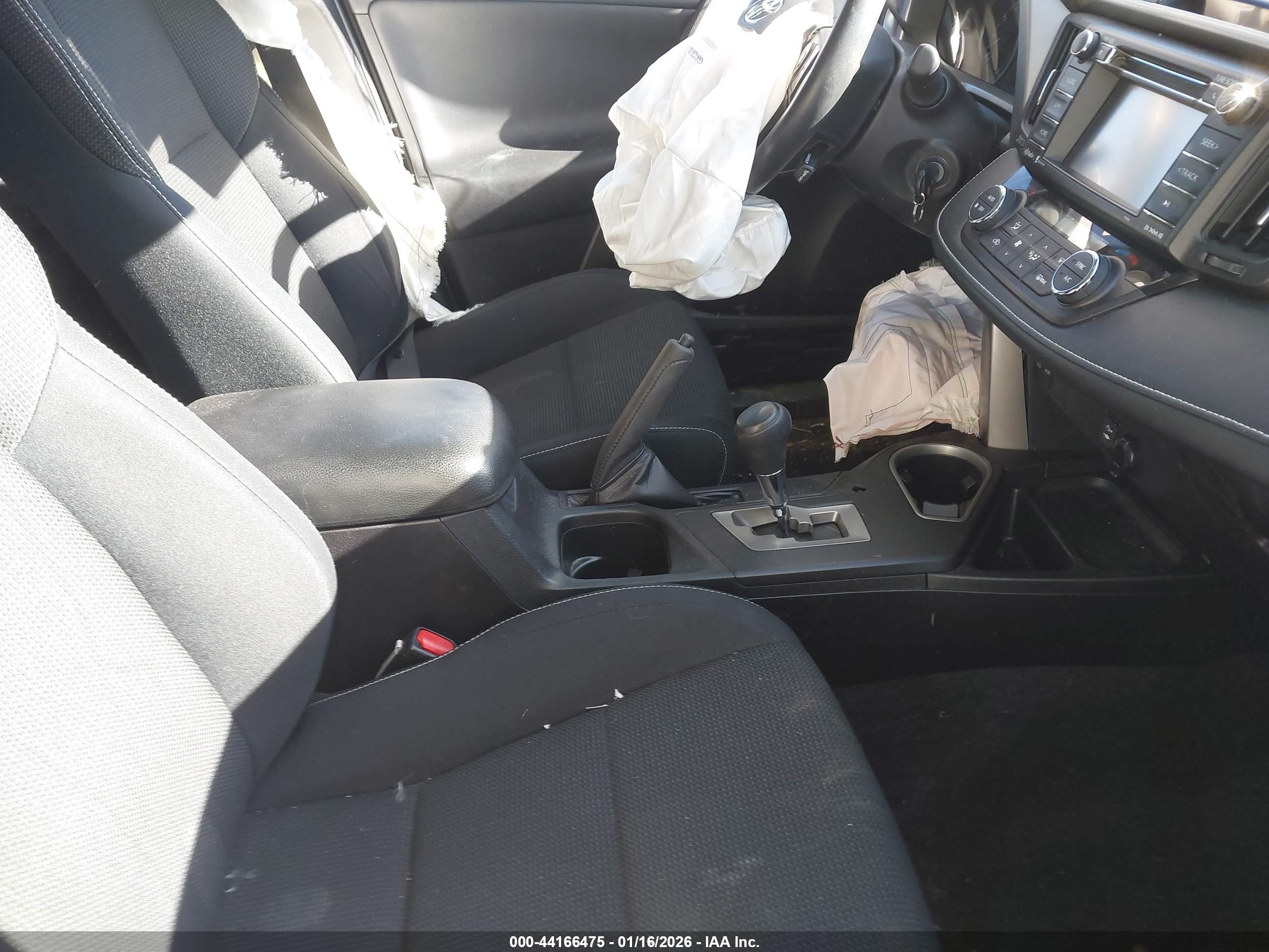 TOYOTA RAV4 image 5