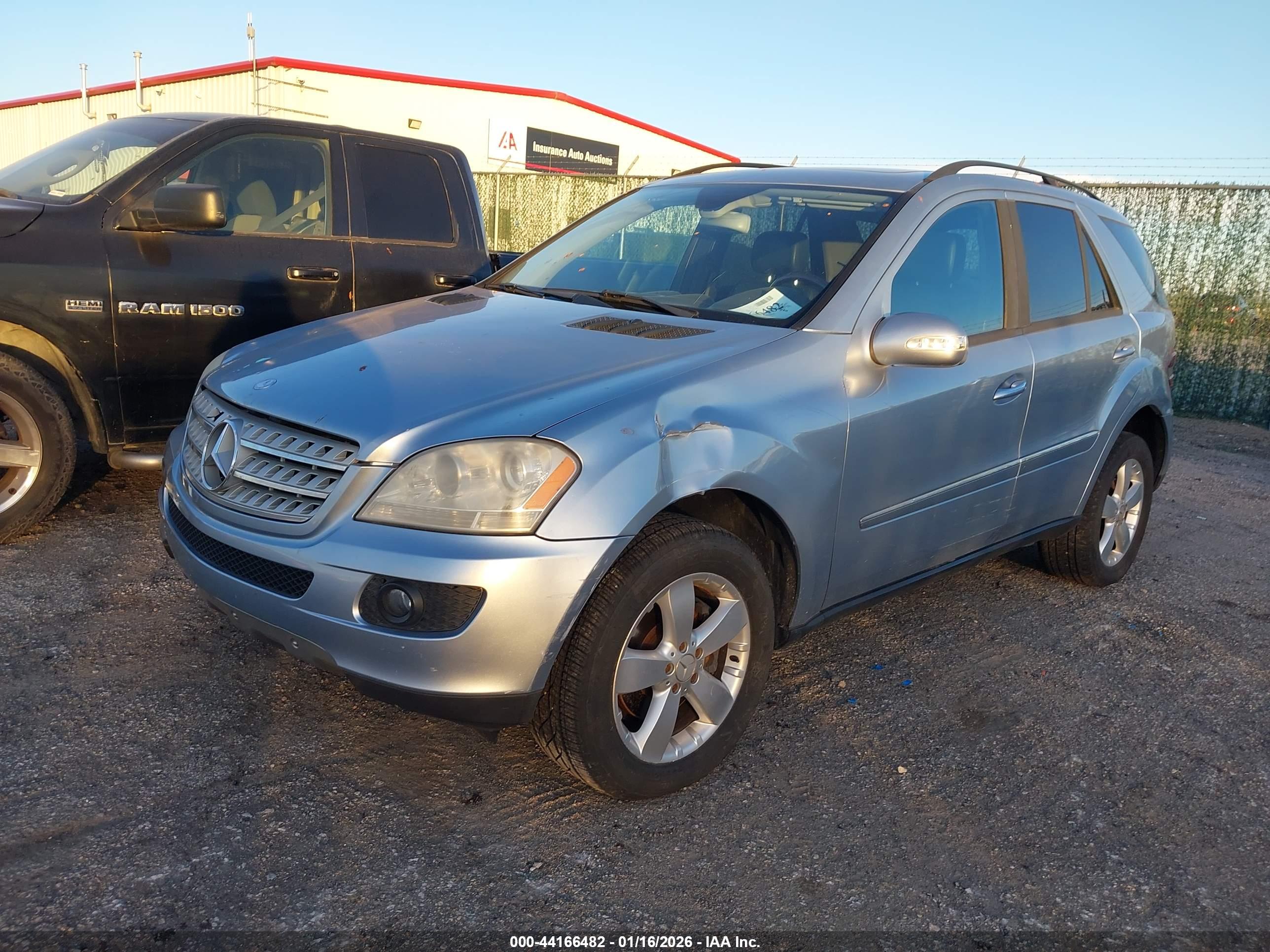 MERCEDES-BENZ ML image 2