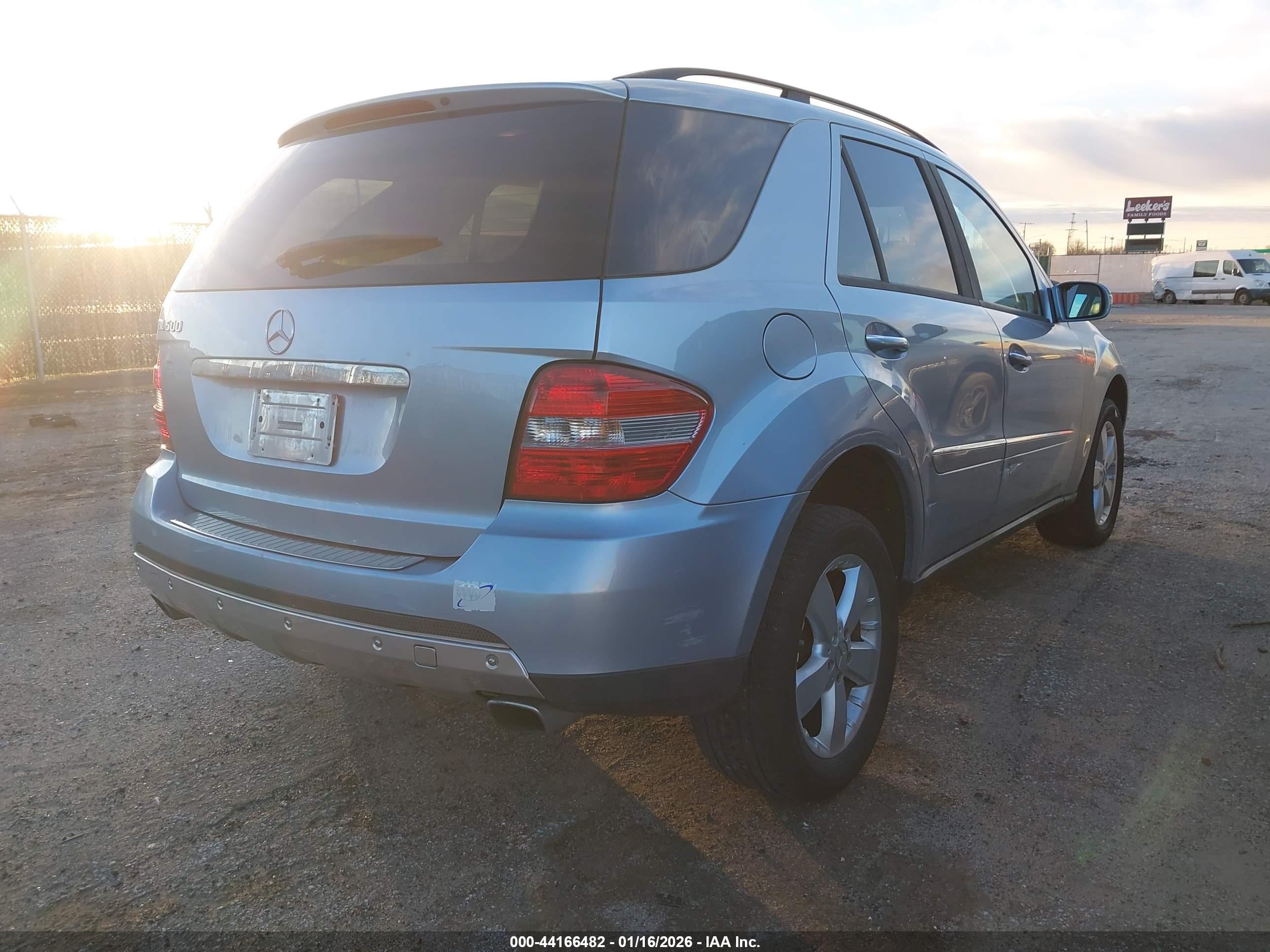 MERCEDES-BENZ ML image 4