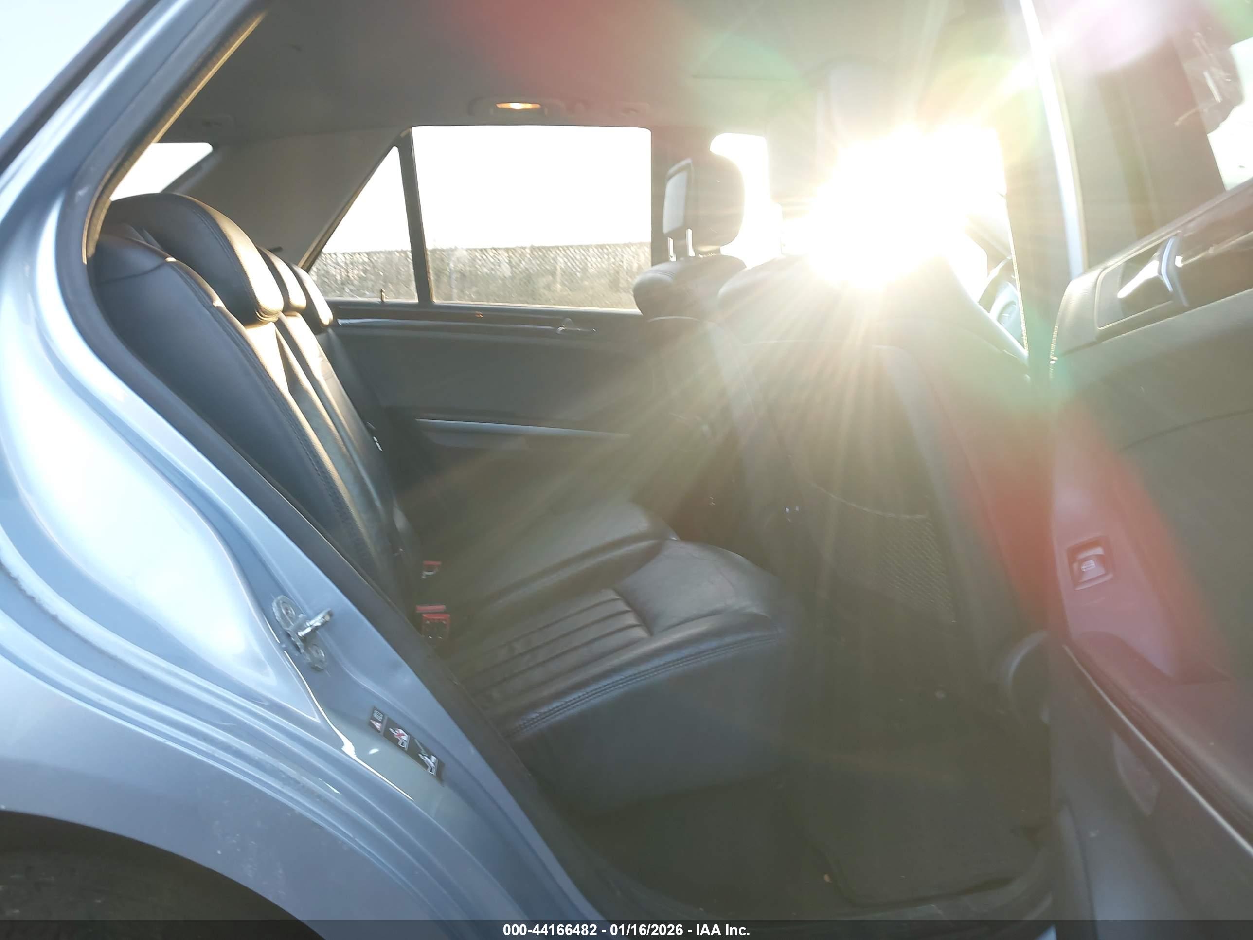 MERCEDES-BENZ ML image 8
