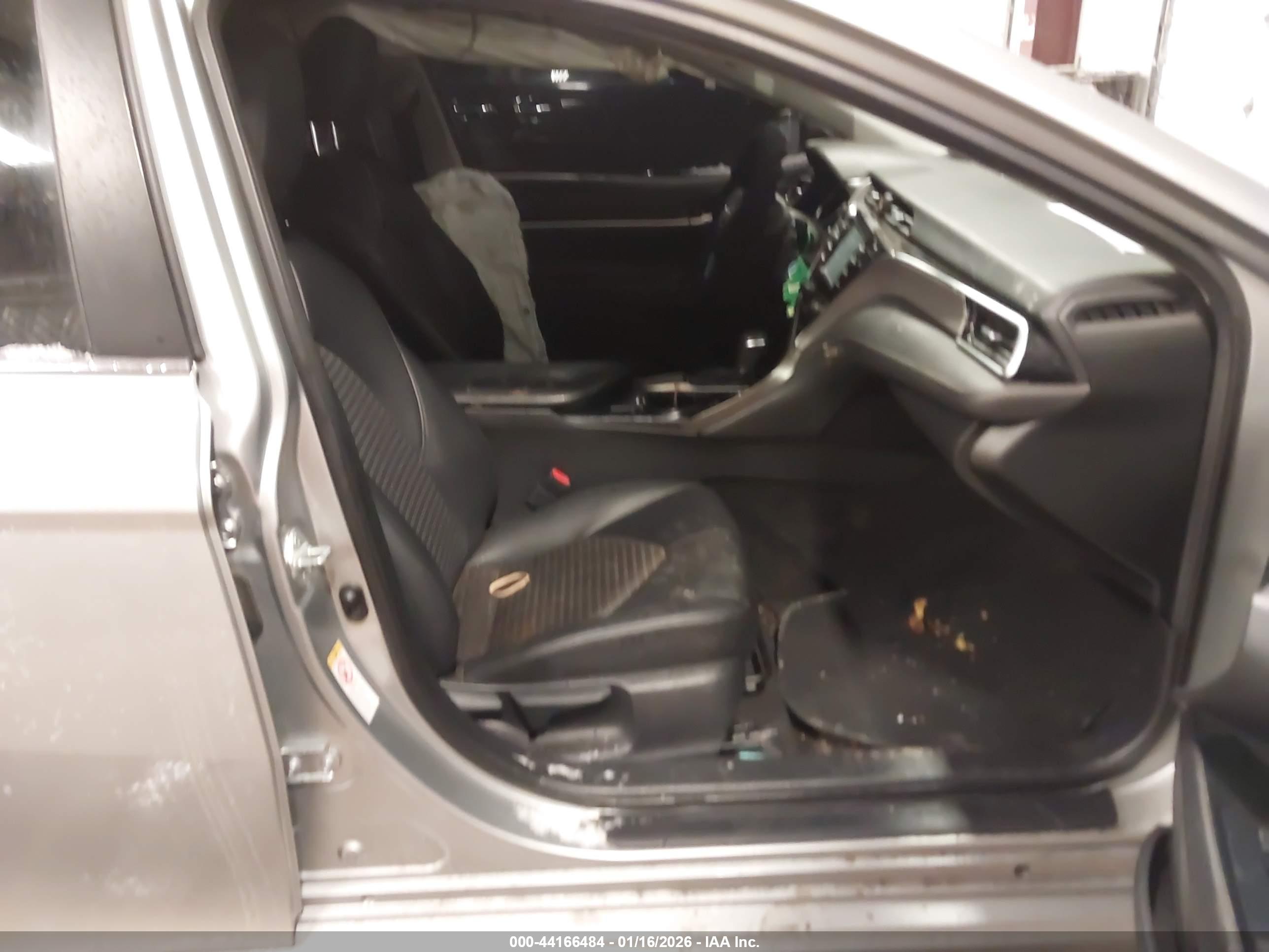 TOYOTA CAMRY image 5