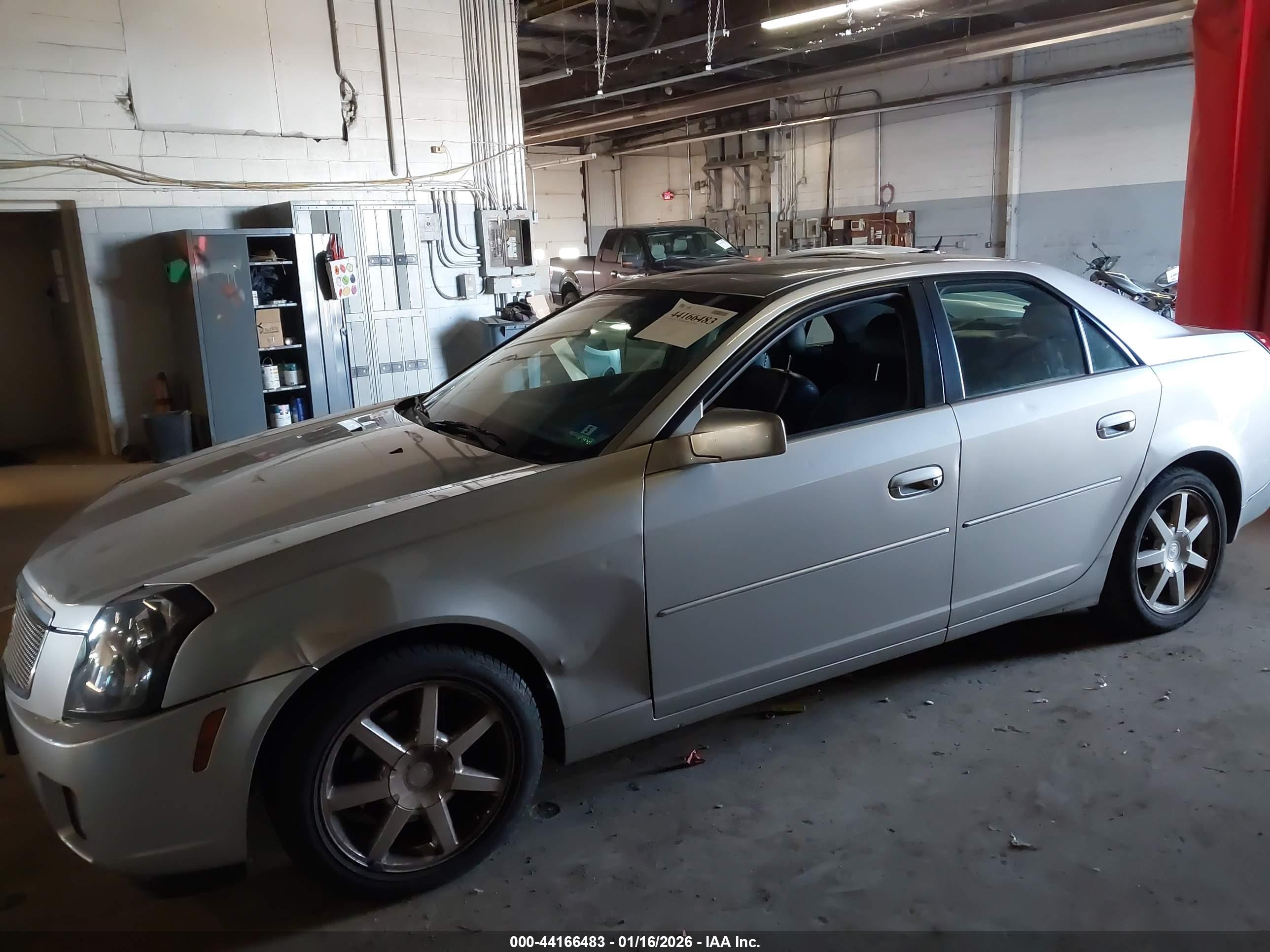 CADILLAC CTS image 2