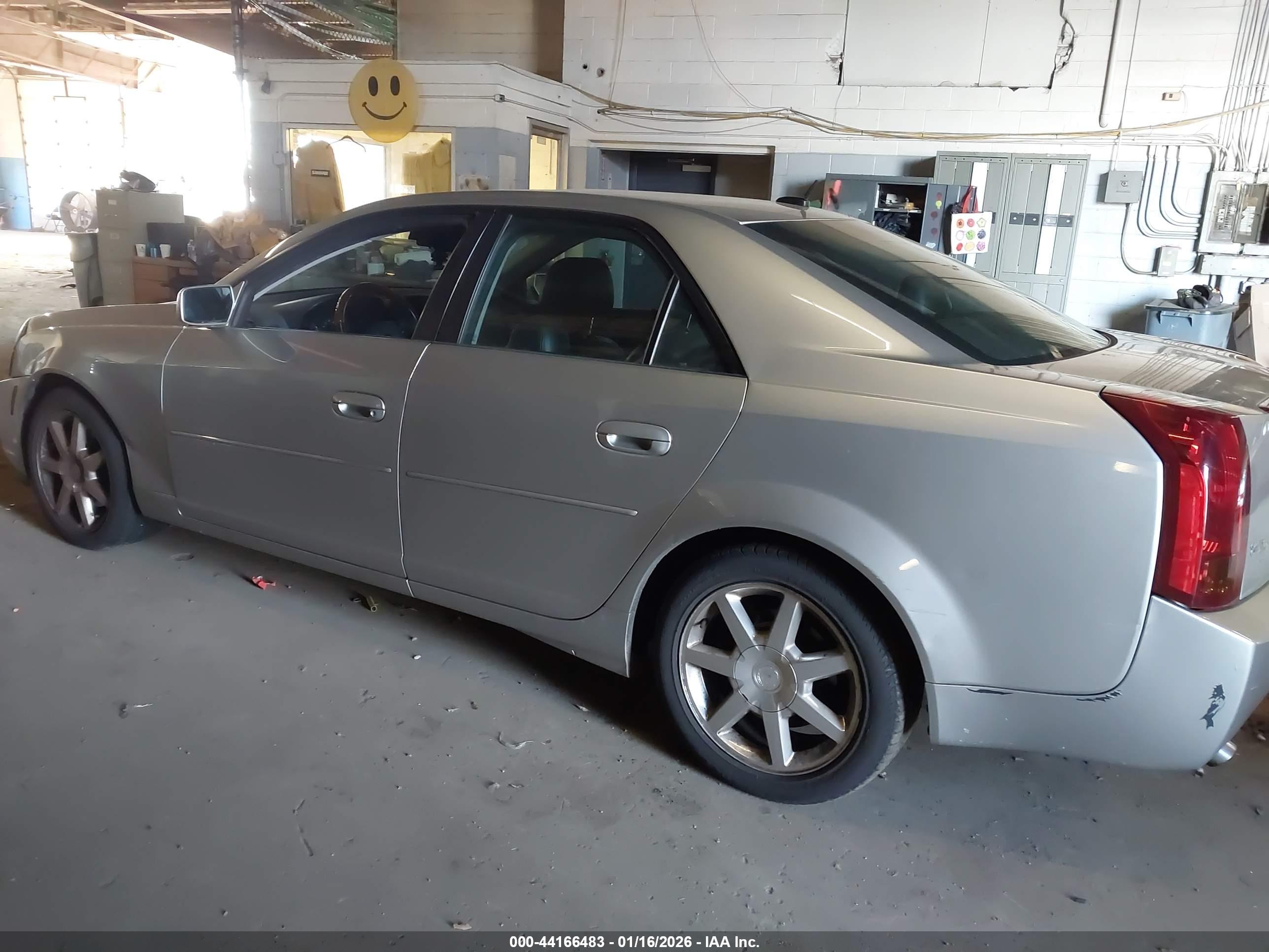 CADILLAC CTS image 3