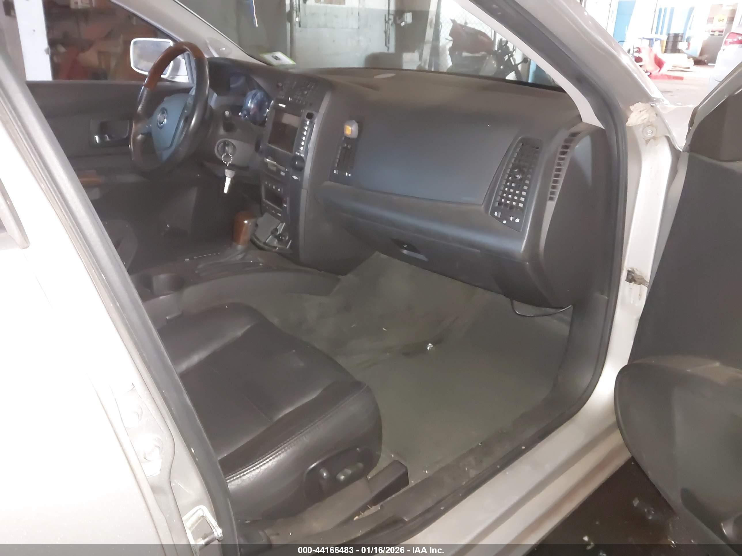 CADILLAC CTS image 5